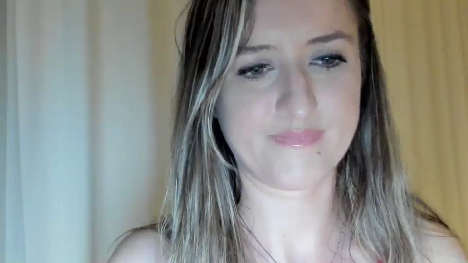 Gallery image thumbnail from BestDream's myfreecams stream on, 05/23/2024, 21:40 image 12 of 20