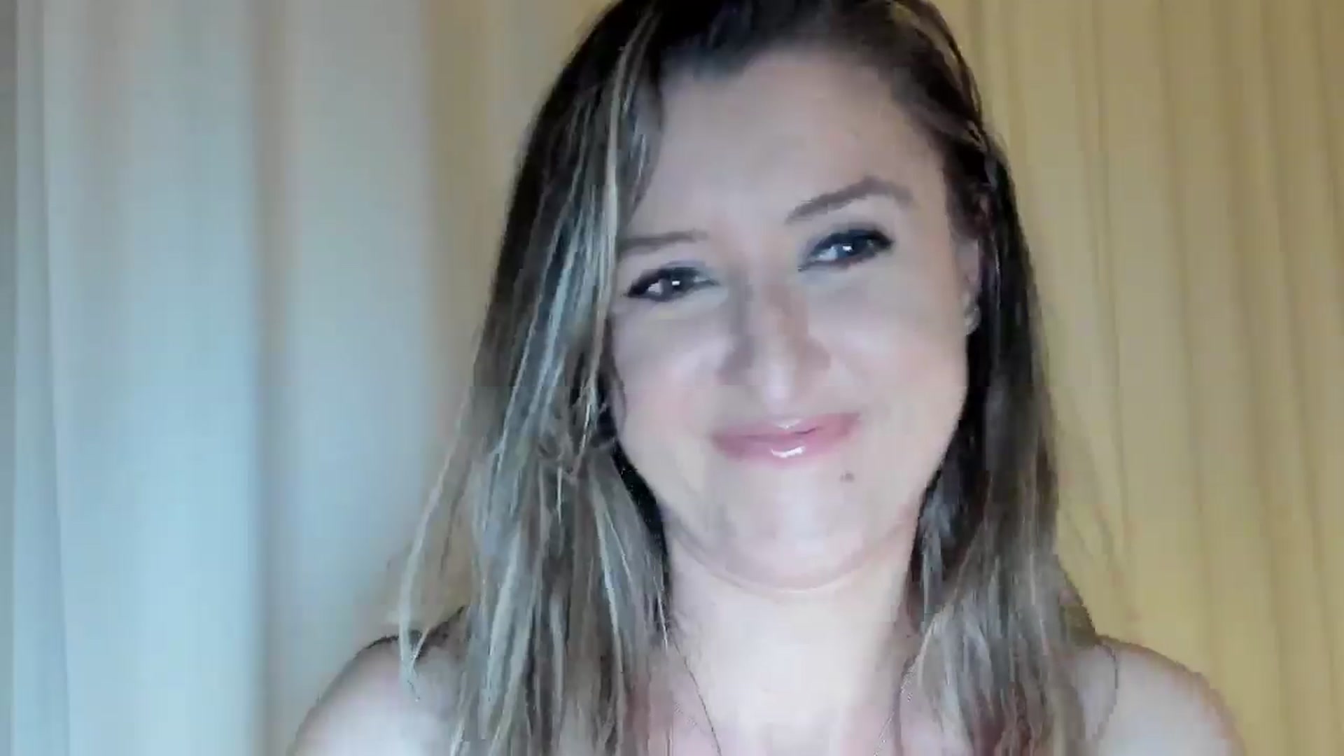 Gallery image thumbnail from BestDream's myfreecams stream on, 05/23/2024, 21:40 image 6 of 20