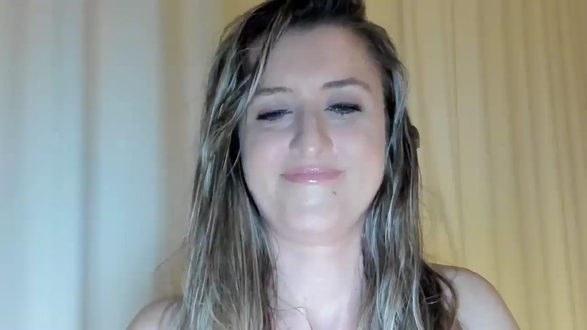Gallery image thumbnail from BestDream's myfreecams stream on, 05/23/2024, 22:41 image 6 of 20