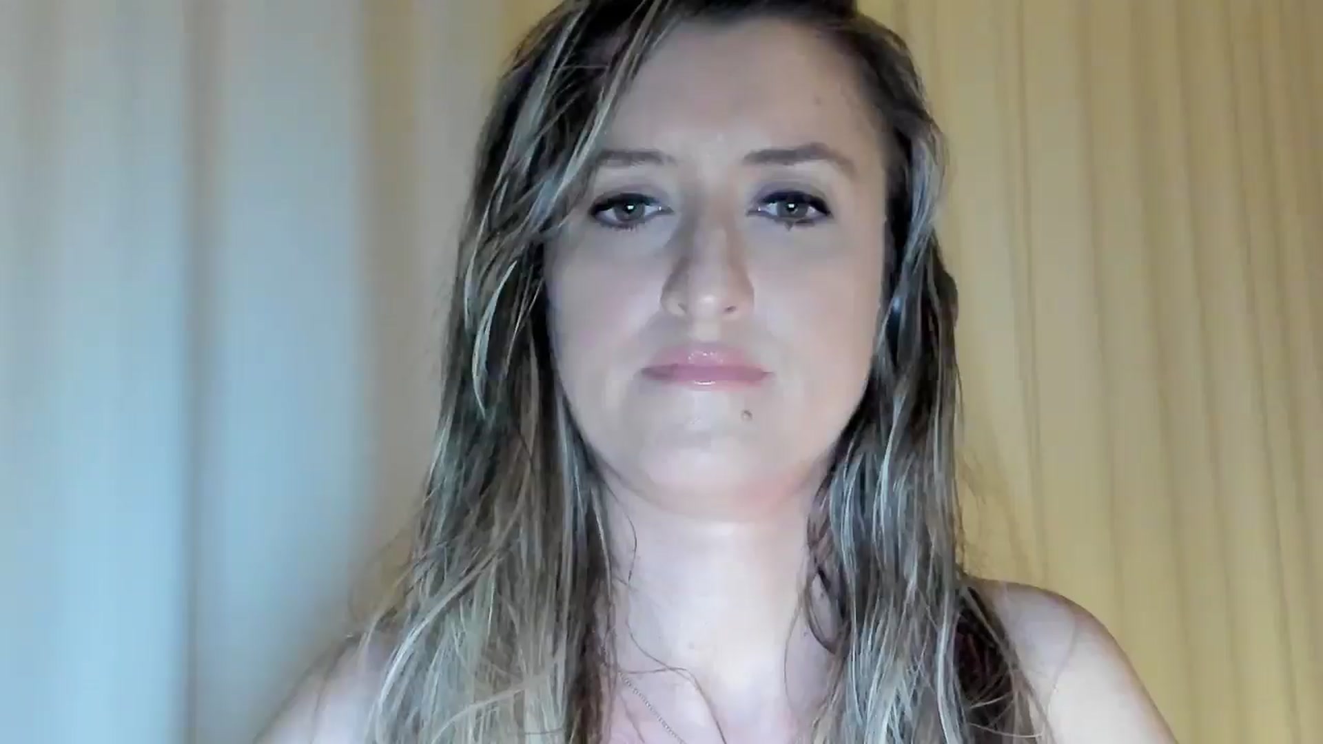 Gallery image thumbnail from BestDream's myfreecams stream on, 05/23/2024, 22:41 image 12 of 20