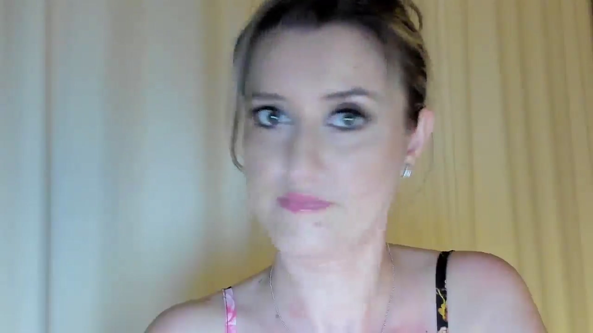 Gallery image thumbnail from BestDream's myfreecams stream on, 05/24/2024, 21:33 image 4 of 20