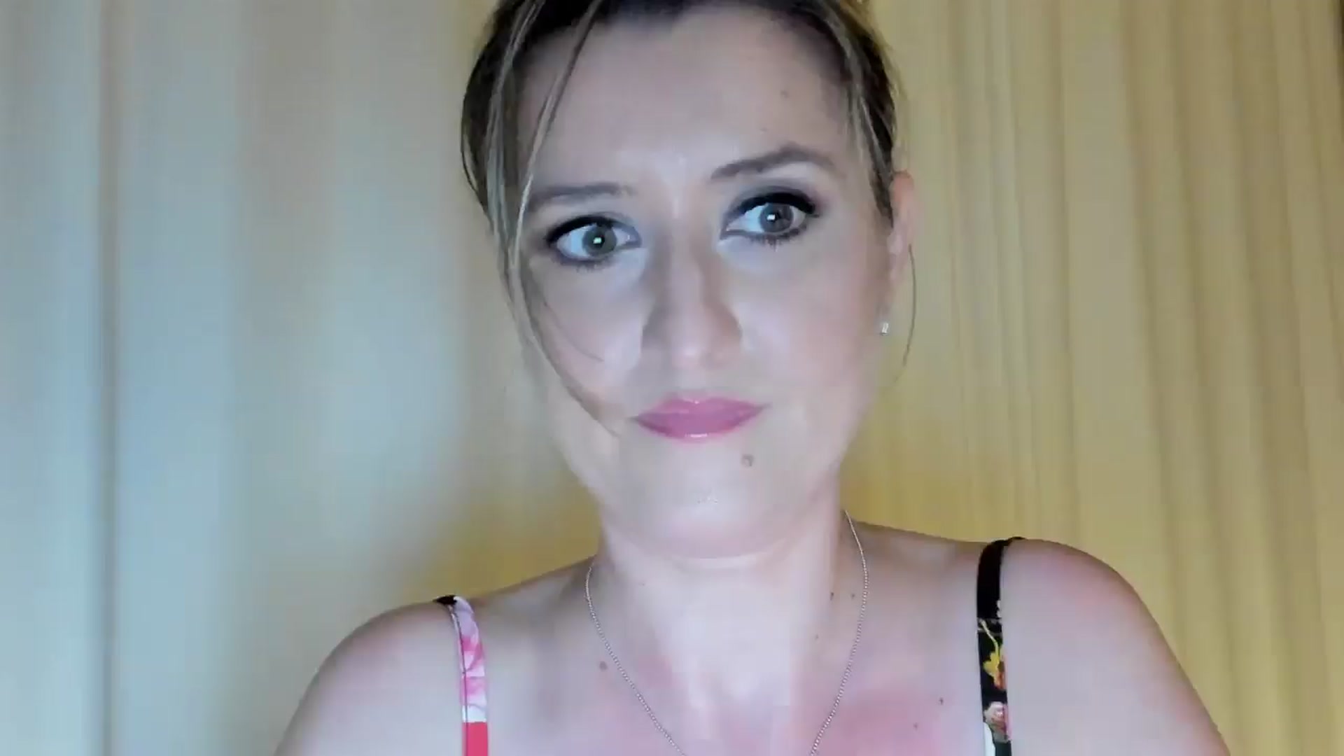 Gallery image thumbnail from BestDream's myfreecams stream on, 05/24/2024, 21:33 image 1 of 20