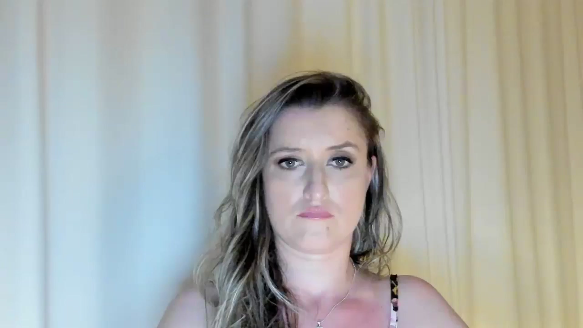 Gallery image thumbnail from BestDream's myfreecams stream on, 05/24/2024, 22:40 image 17 of 20
