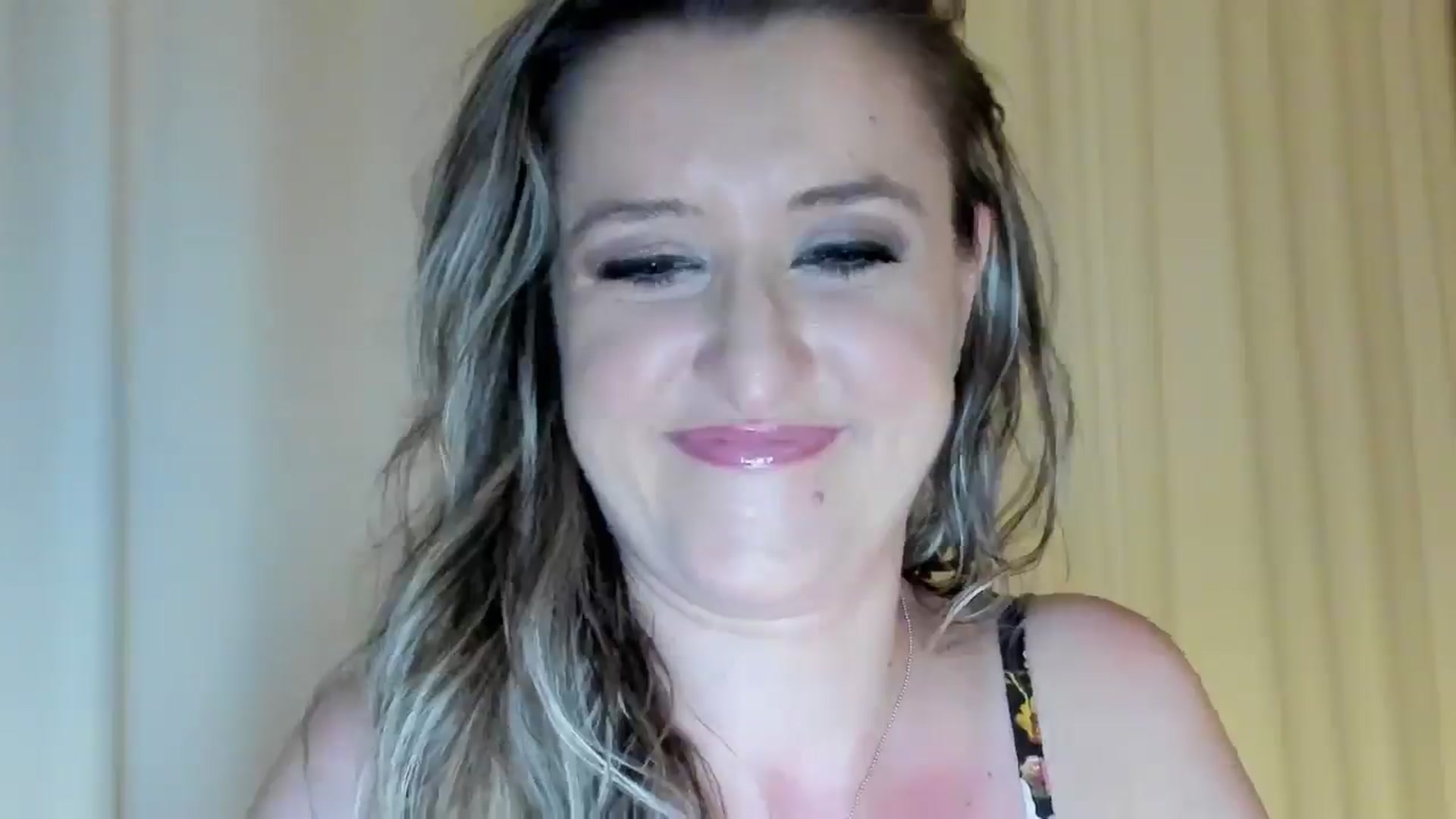 Gallery image thumbnail from BestDream's myfreecams stream on, 05/24/2024, 22:40 image 3 of 20