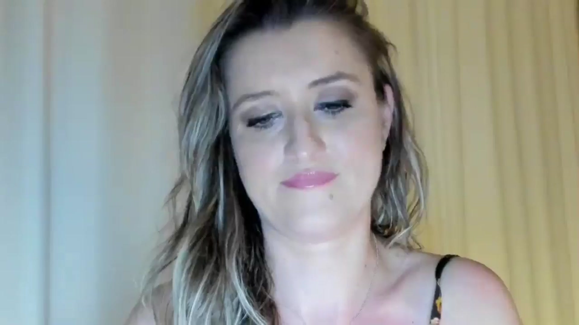Gallery image thumbnail from BestDream's myfreecams stream on, 05/24/2024, 22:40 image 11 of 20