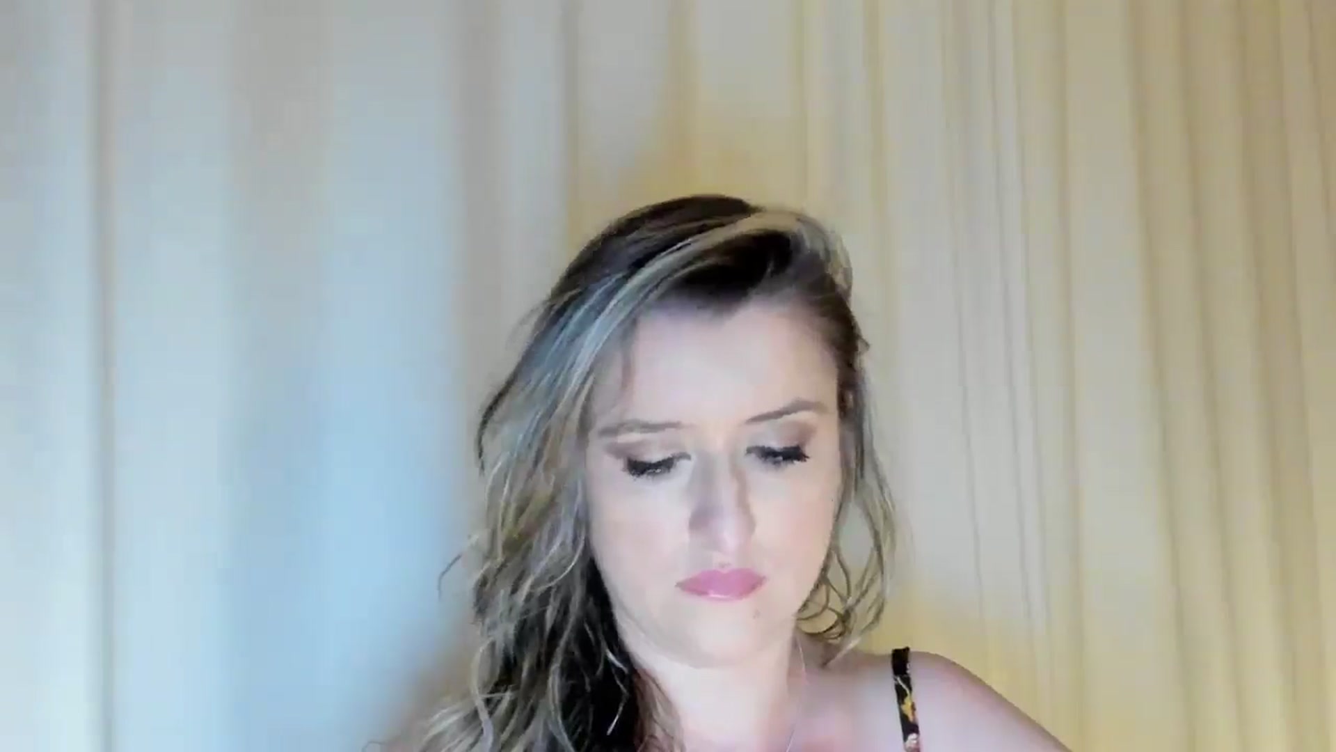 Gallery image thumbnail from BestDream's myfreecams stream on, 05/24/2024, 23:02 image 14 of 20