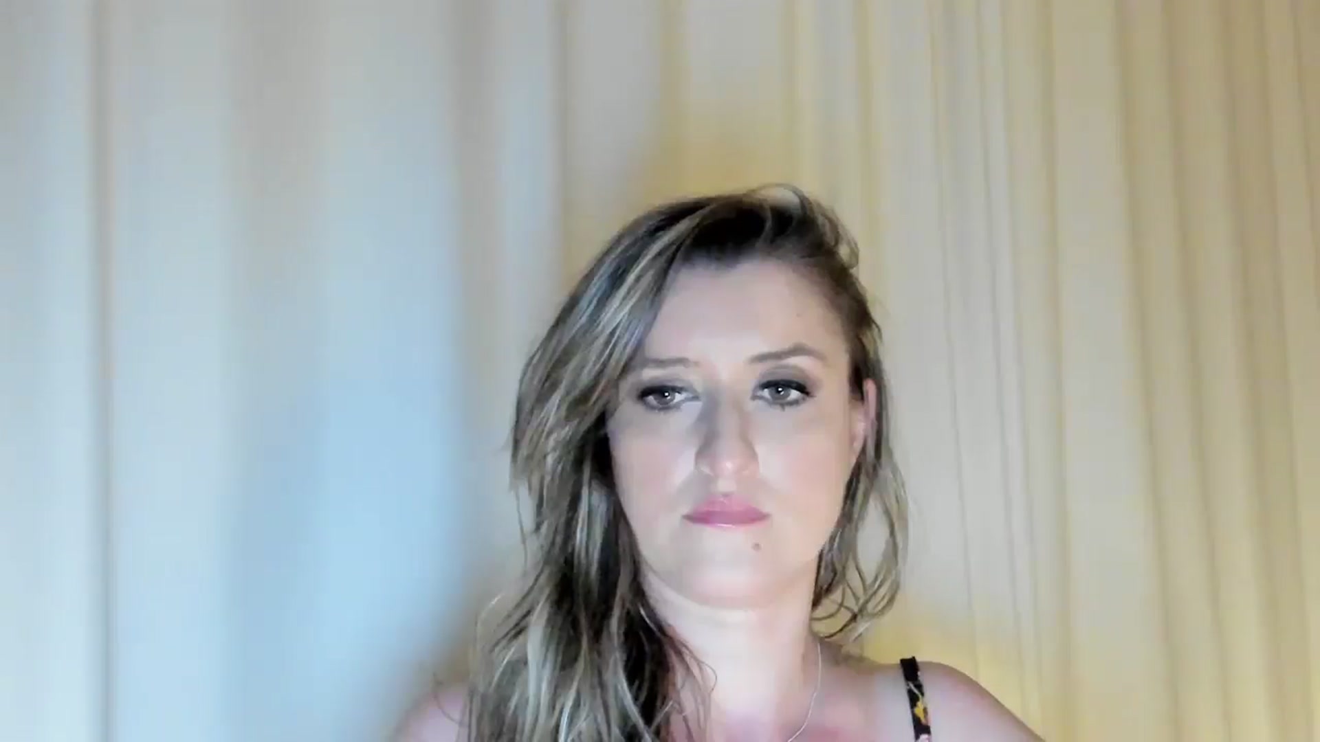 Gallery image thumbnail from BestDream's myfreecams stream on, 05/24/2024, 23:02 image 13 of 20
