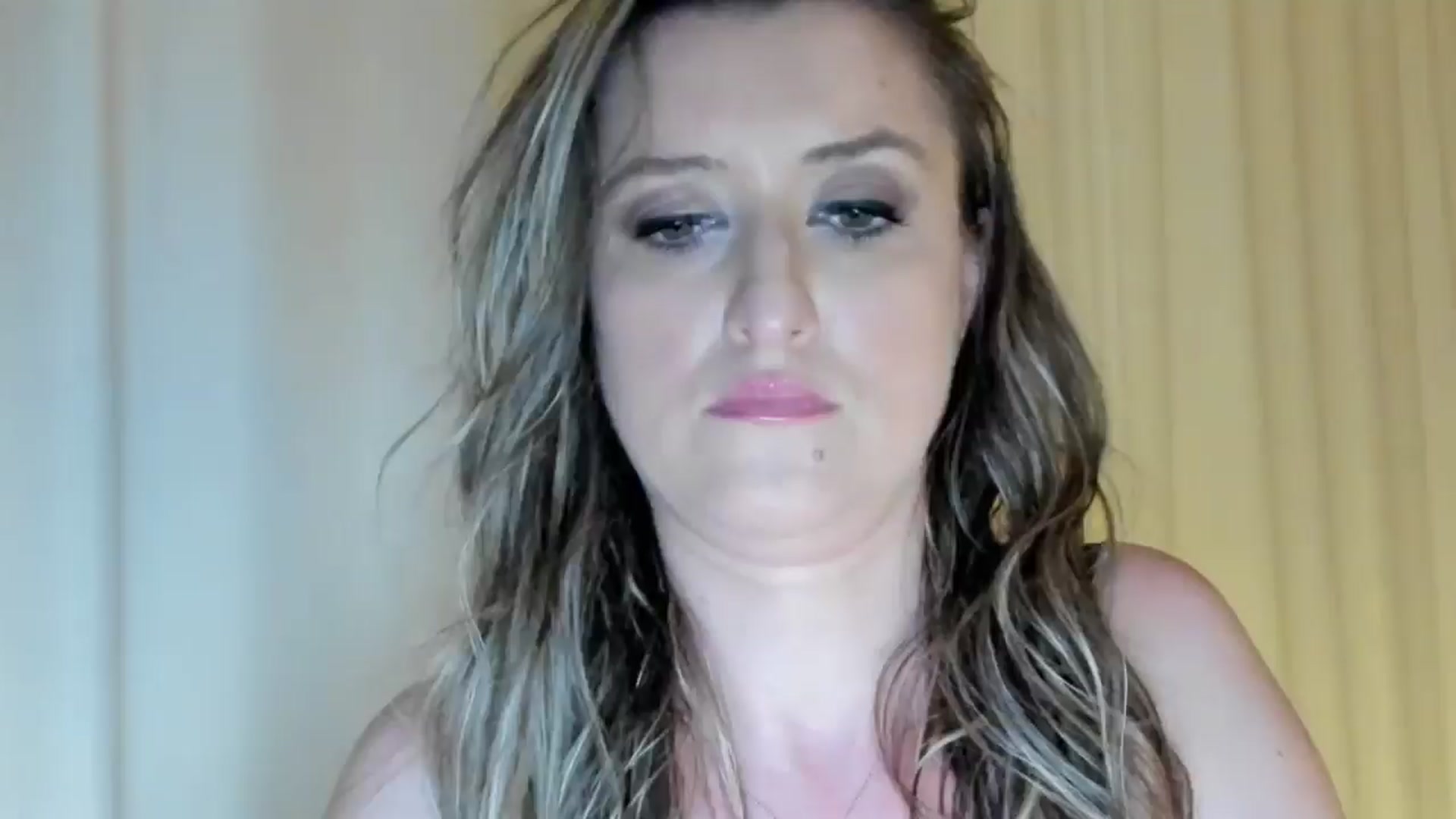 Gallery image thumbnail from BestDream's myfreecams stream on, 05/24/2024, 23:02 image 16 of 20
