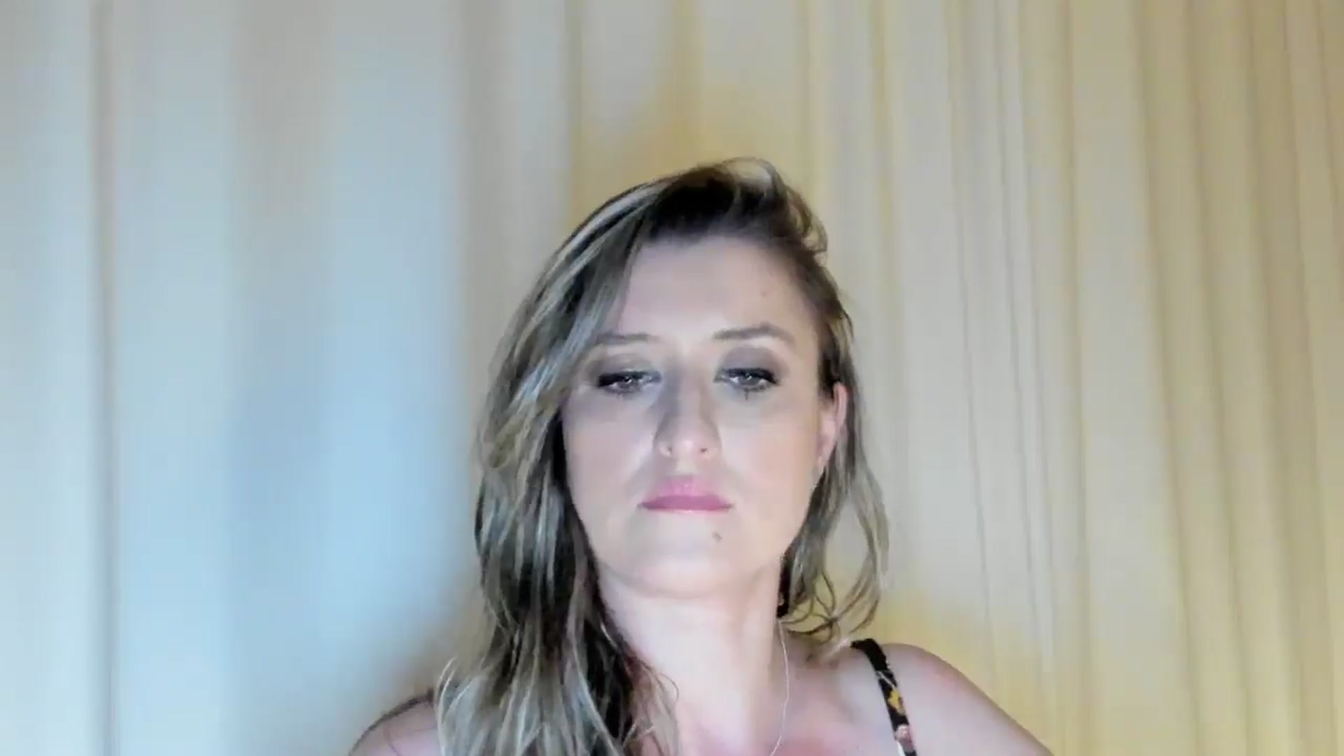 Gallery image thumbnail from BestDream's myfreecams stream on, 05/24/2024, 23:02 image 12 of 20