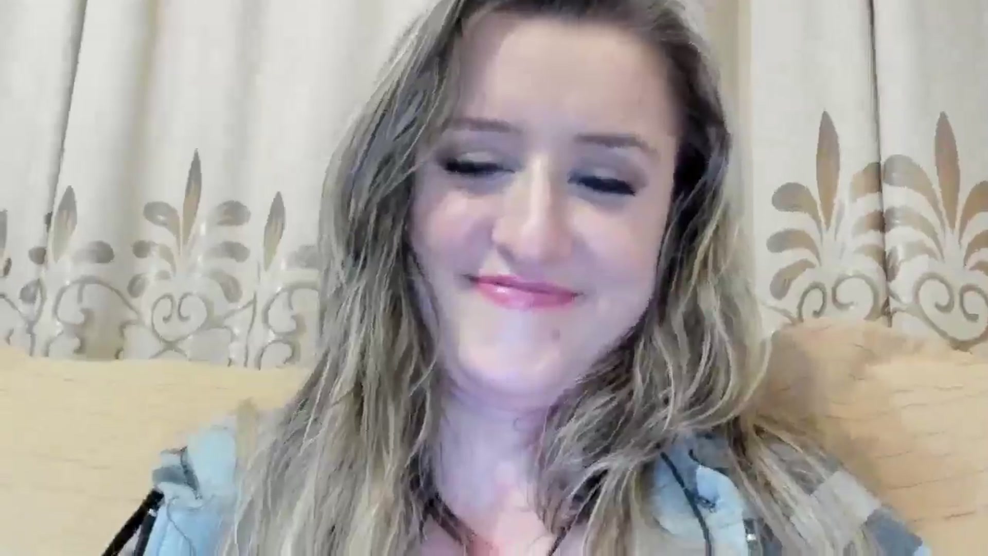 Gallery image thumbnail from BestDream's myfreecams stream on, 05/26/2024, 24:43 image 18 of 20