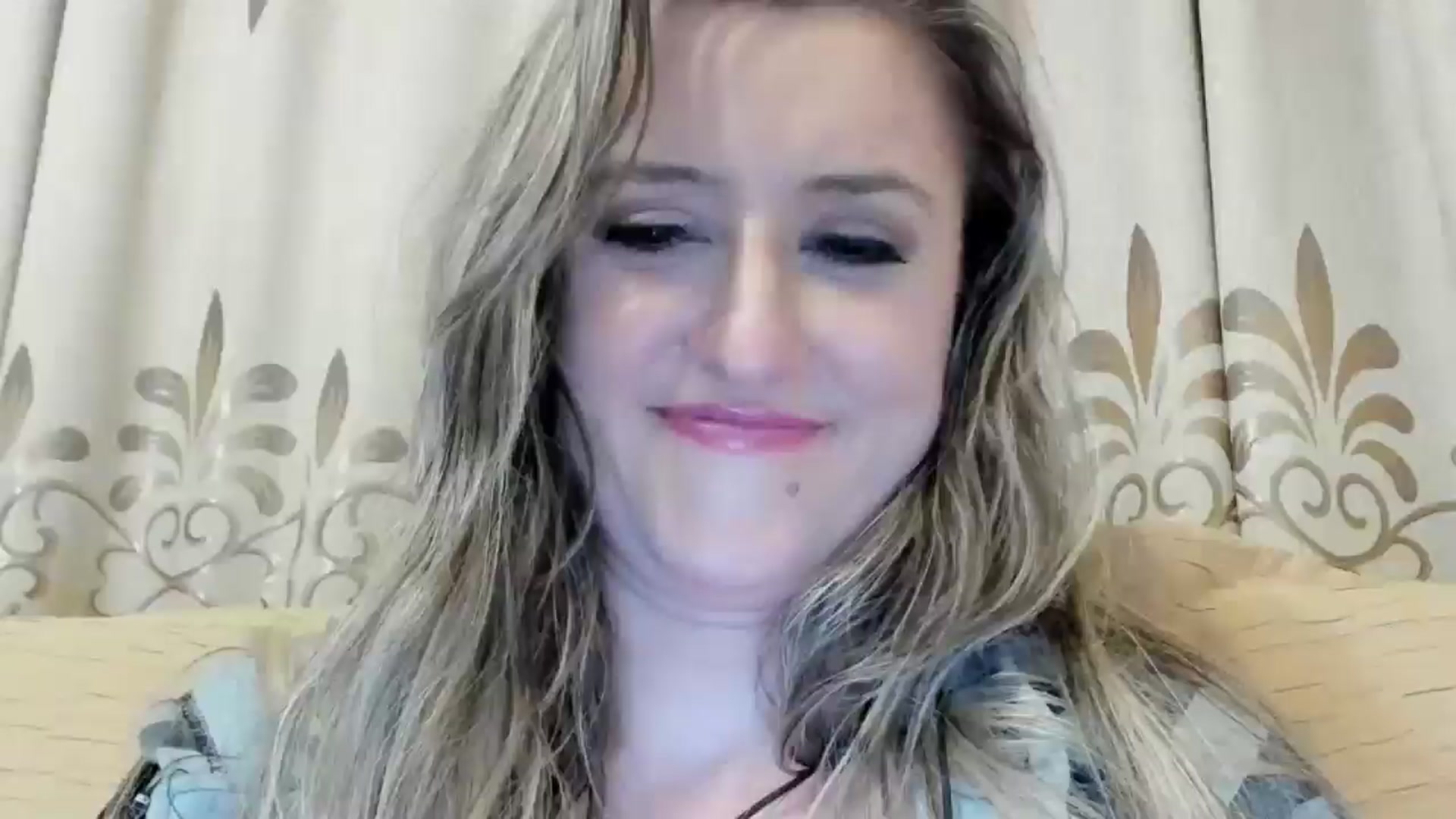 Gallery image thumbnail from BestDream's myfreecams stream on, 05/26/2024, 24:43 image 9 of 20