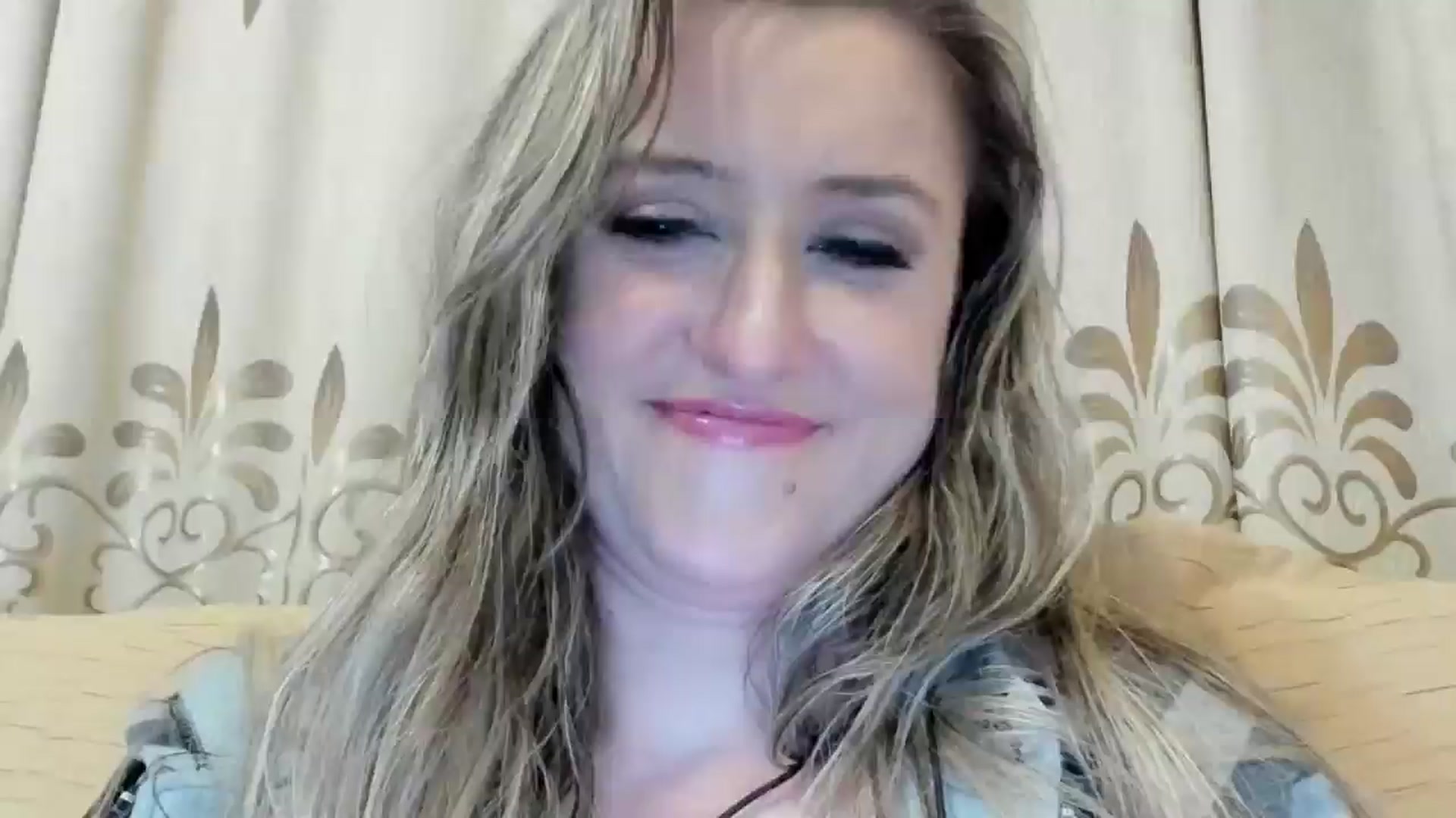 Gallery image thumbnail from BestDream's myfreecams stream on, 05/26/2024, 24:43 image 10 of 20