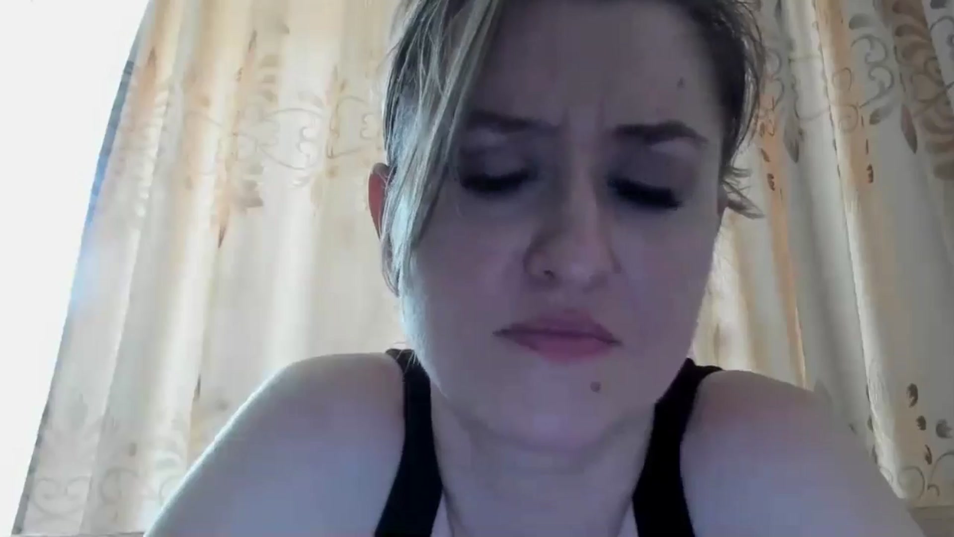Gallery image thumbnail from BestDream's myfreecams stream on, 05/26/2024, 12:36 image 18 of 20