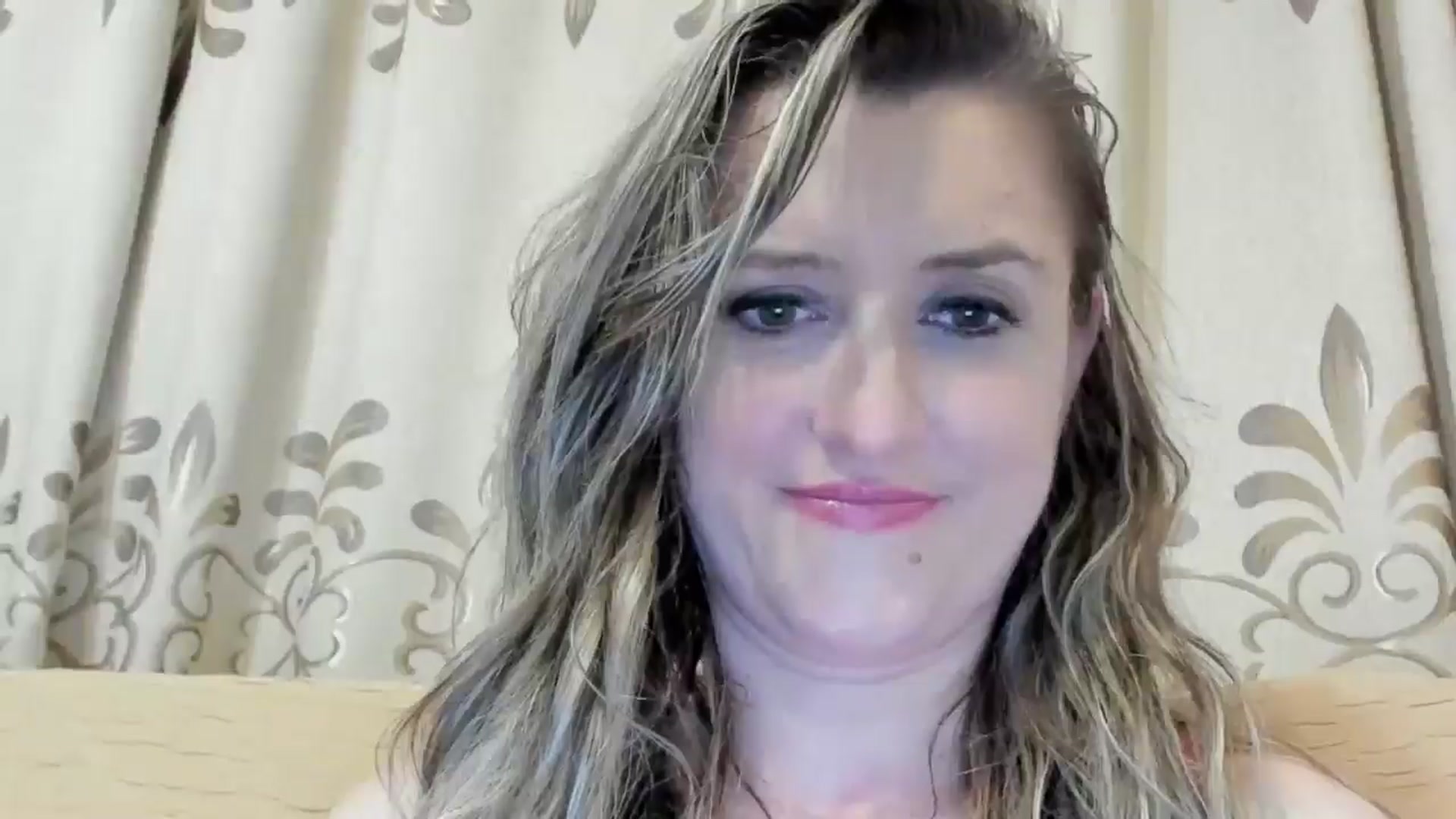 Gallery image thumbnail from BestDream's myfreecams stream on, 05/26/2024, 22:03 image 17 of 20
