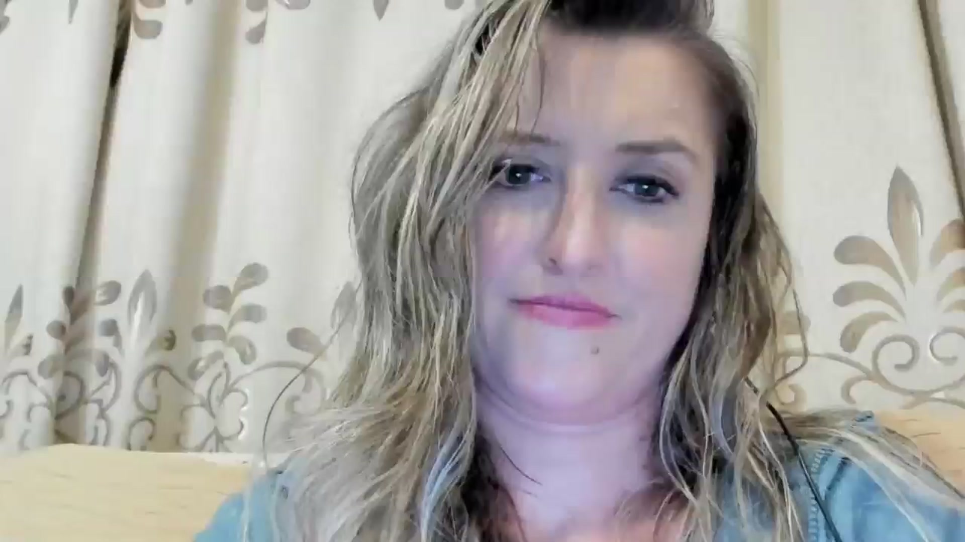 Gallery image thumbnail from BestDream's myfreecams stream on, 05/27/2024, 01:17 image 6 of 20