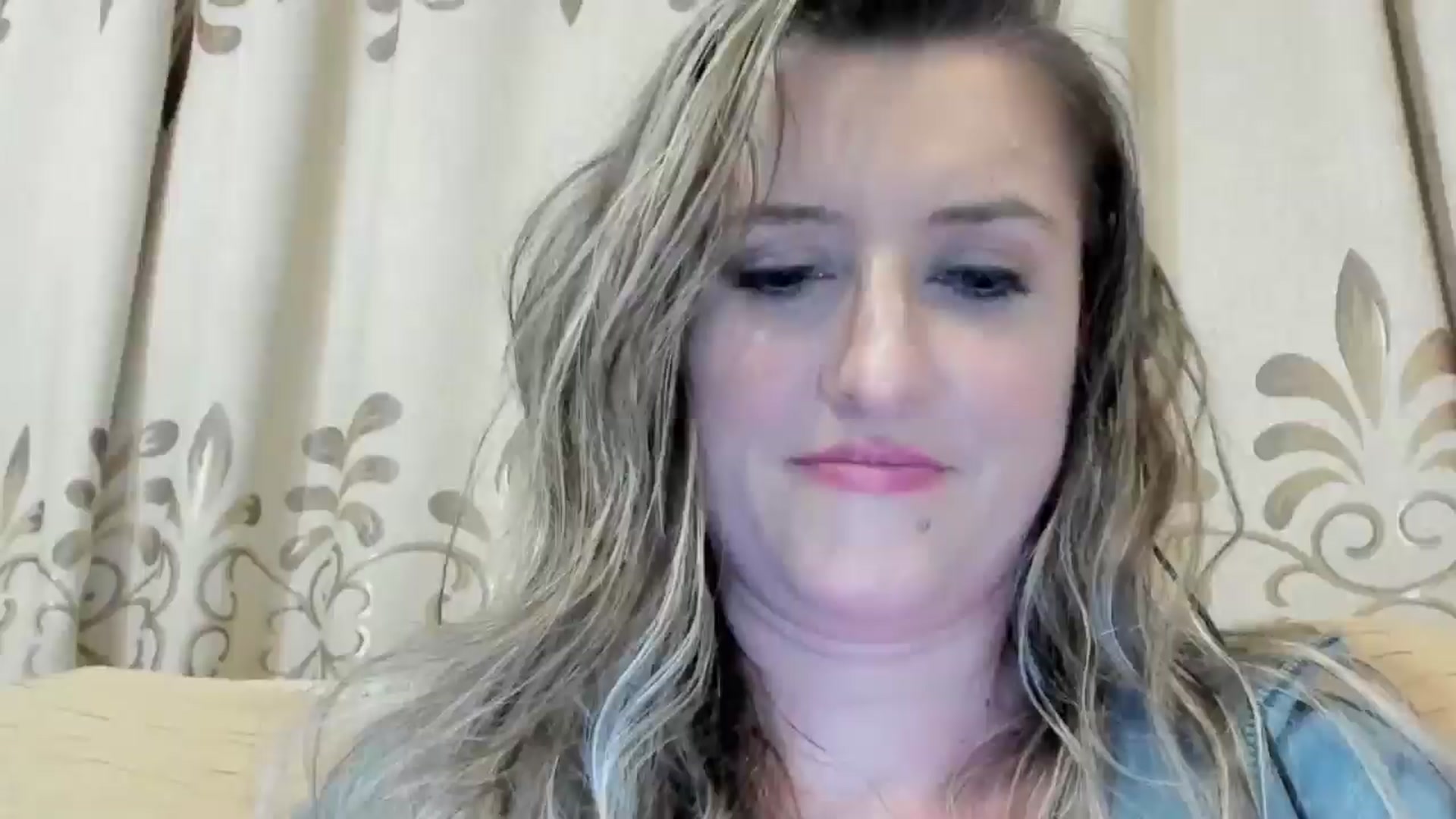 Gallery image thumbnail from BestDream's myfreecams stream on, 05/27/2024, 01:17 image 4 of 20