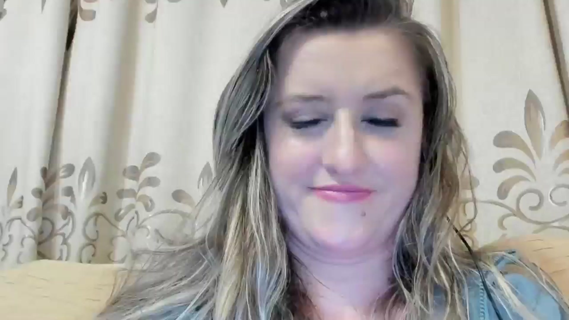 Gallery image thumbnail from BestDream's myfreecams stream on, 05/27/2024, 01:17 image 10 of 20