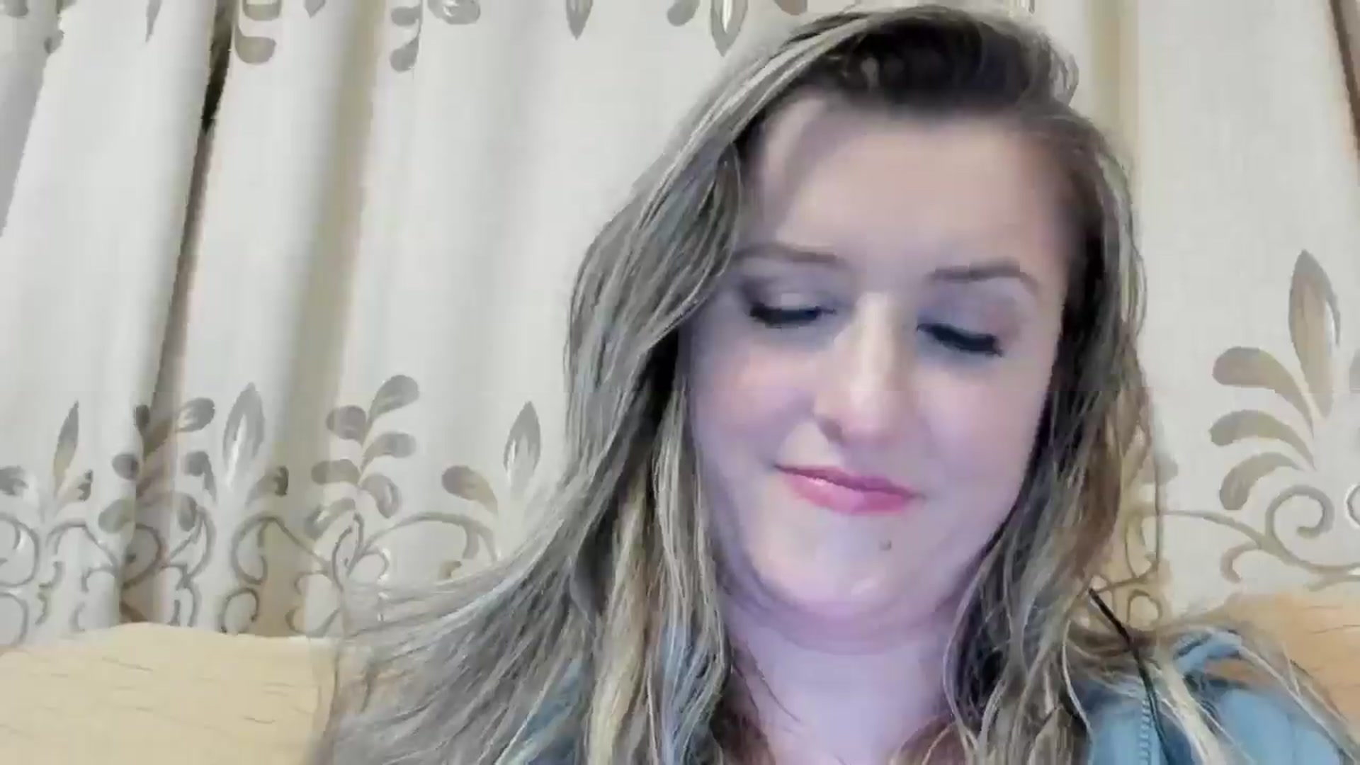 Gallery image thumbnail from BestDream's myfreecams stream on, 05/27/2024, 01:17 image 15 of 20