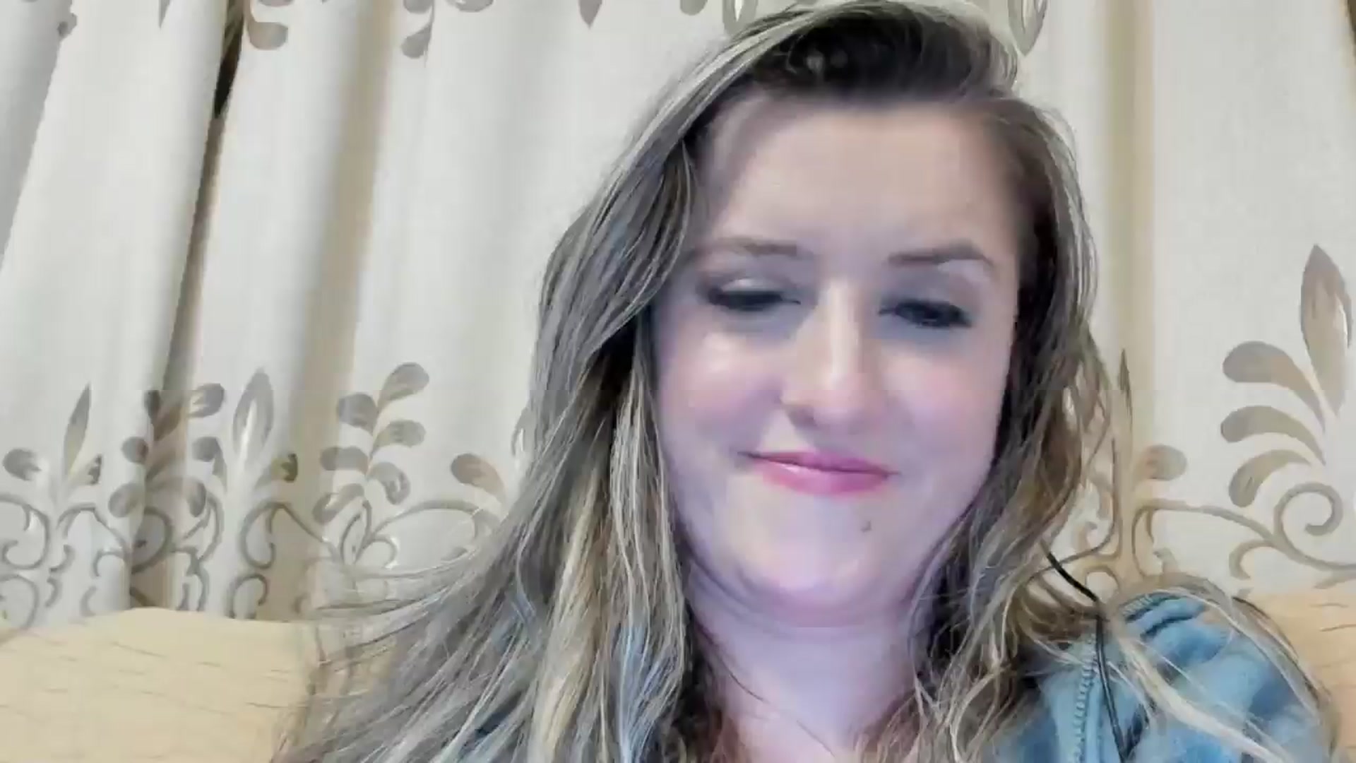 Gallery image thumbnail from BestDream's myfreecams stream on, 05/27/2024, 01:17 image 13 of 20