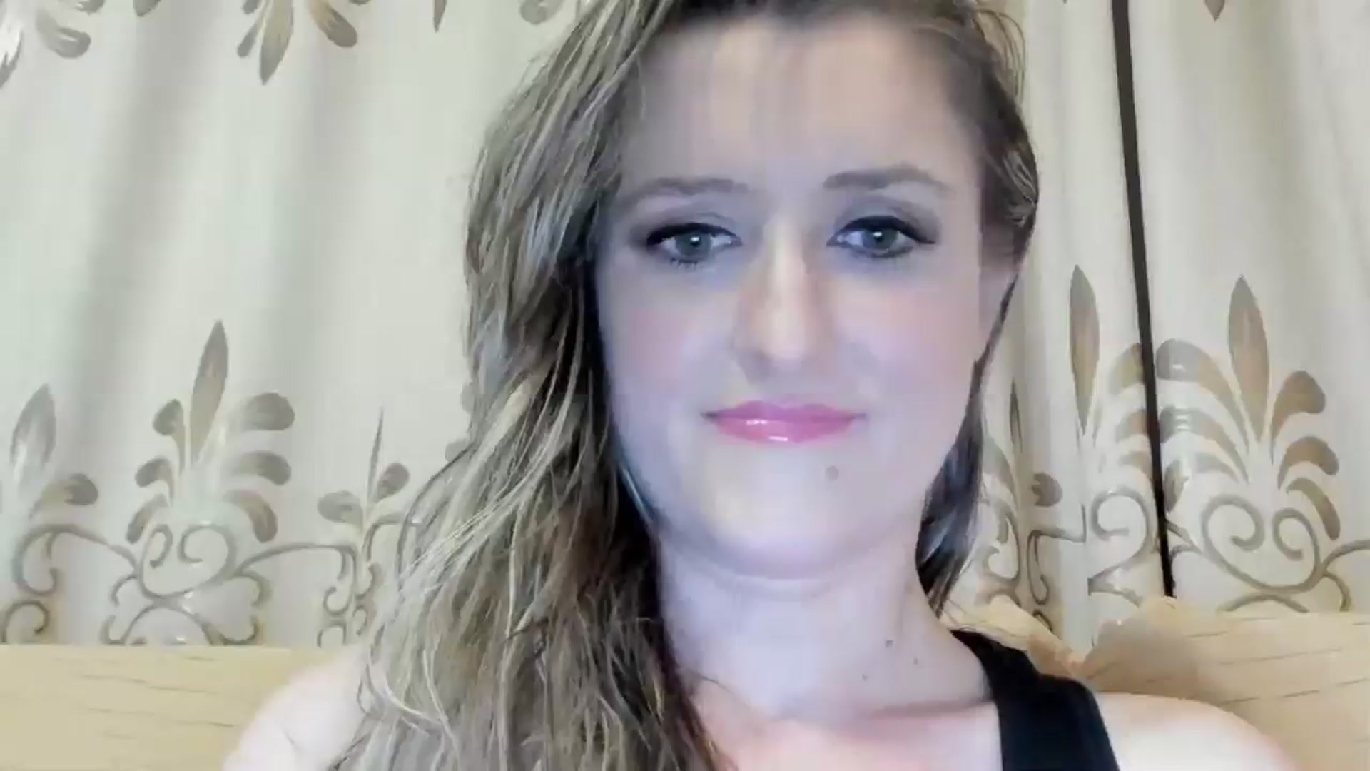 Gallery image thumbnail from BestDream's myfreecams stream on, 05/27/2024, 21:30 image 6 of 20
