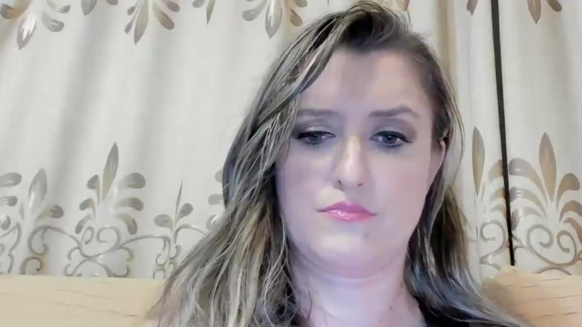Gallery image thumbnail from BestDream's myfreecams stream on, 05/27/2024, 21:30 image 17 of 20