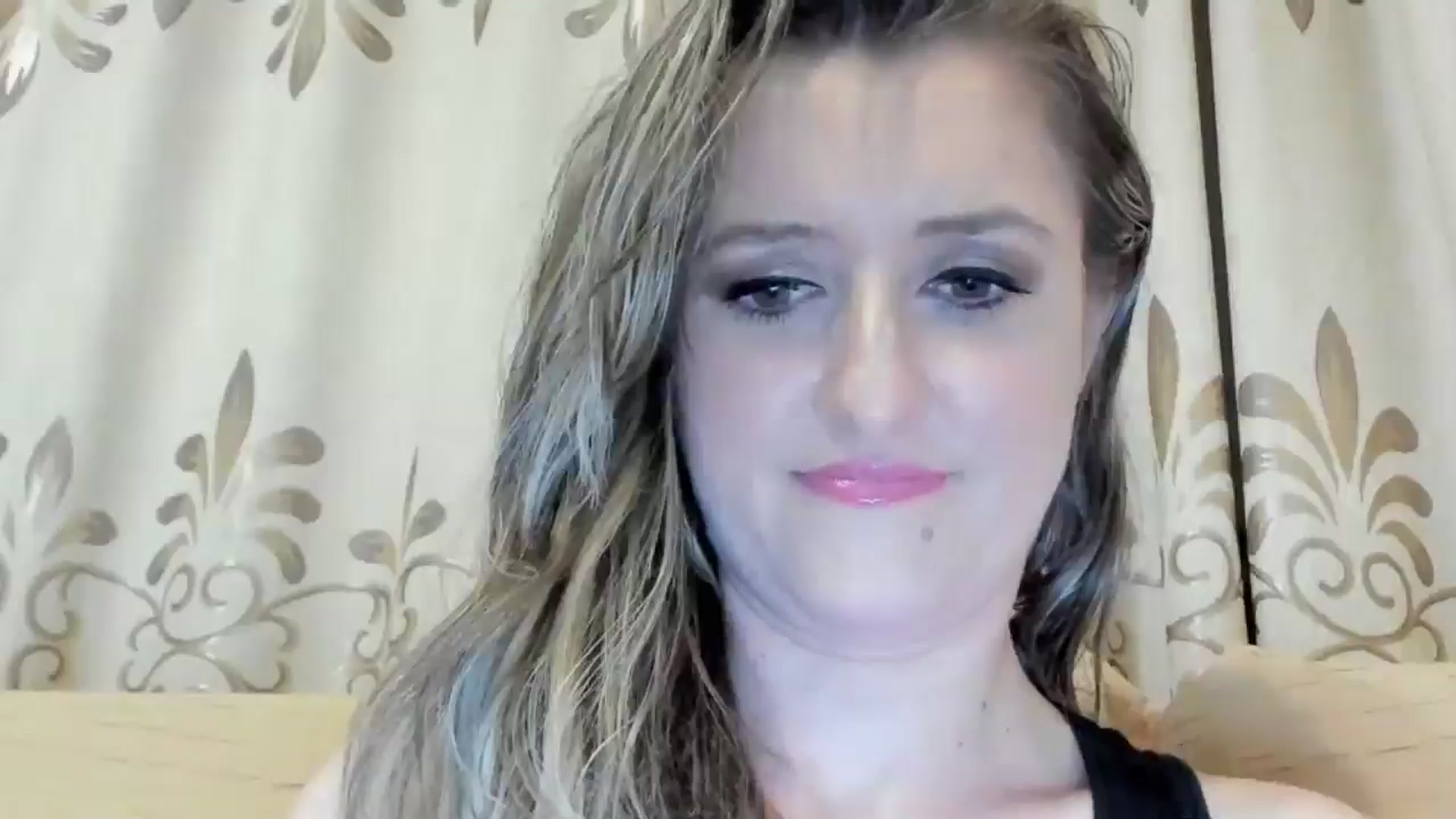 Gallery image thumbnail from BestDream's myfreecams stream on, 05/27/2024, 21:30 image 8 of 20