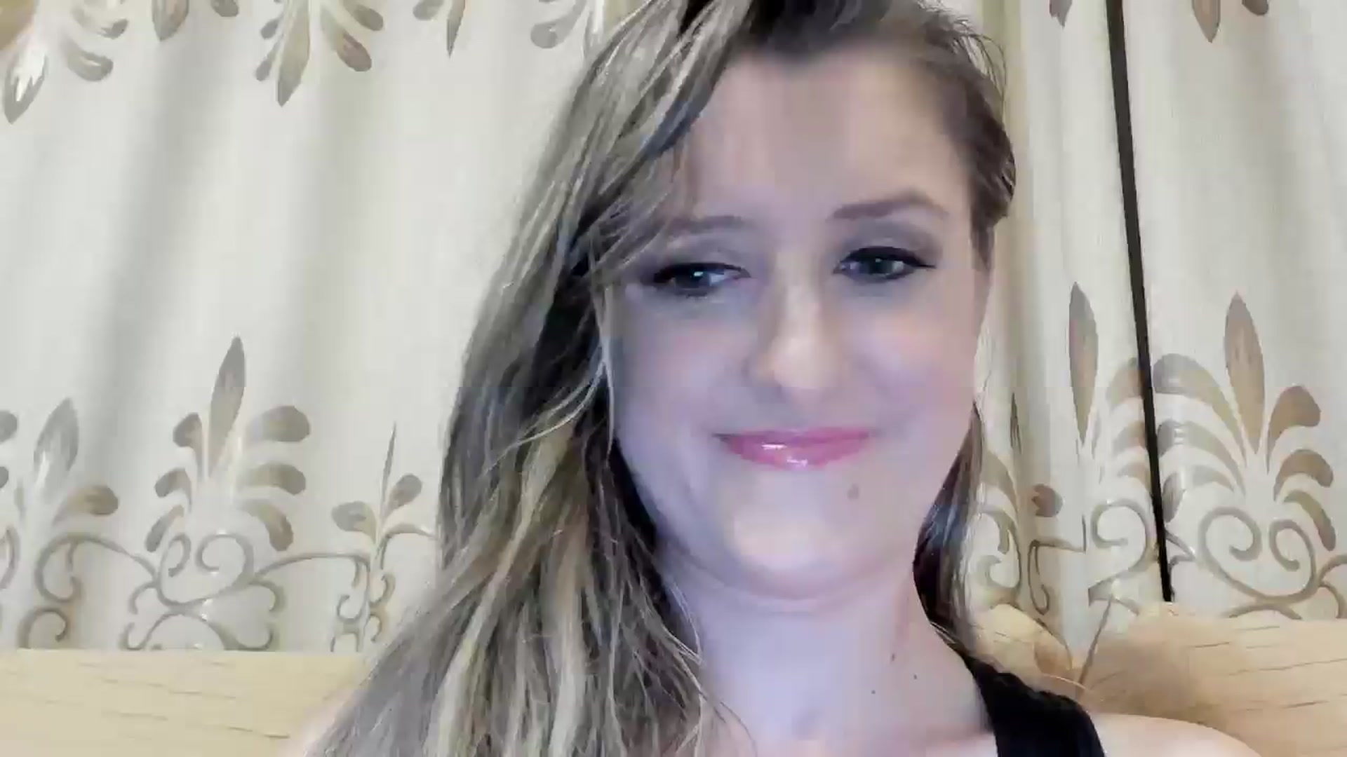 Gallery image thumbnail from BestDream's myfreecams stream on, 05/27/2024, 21:30 image 13 of 20