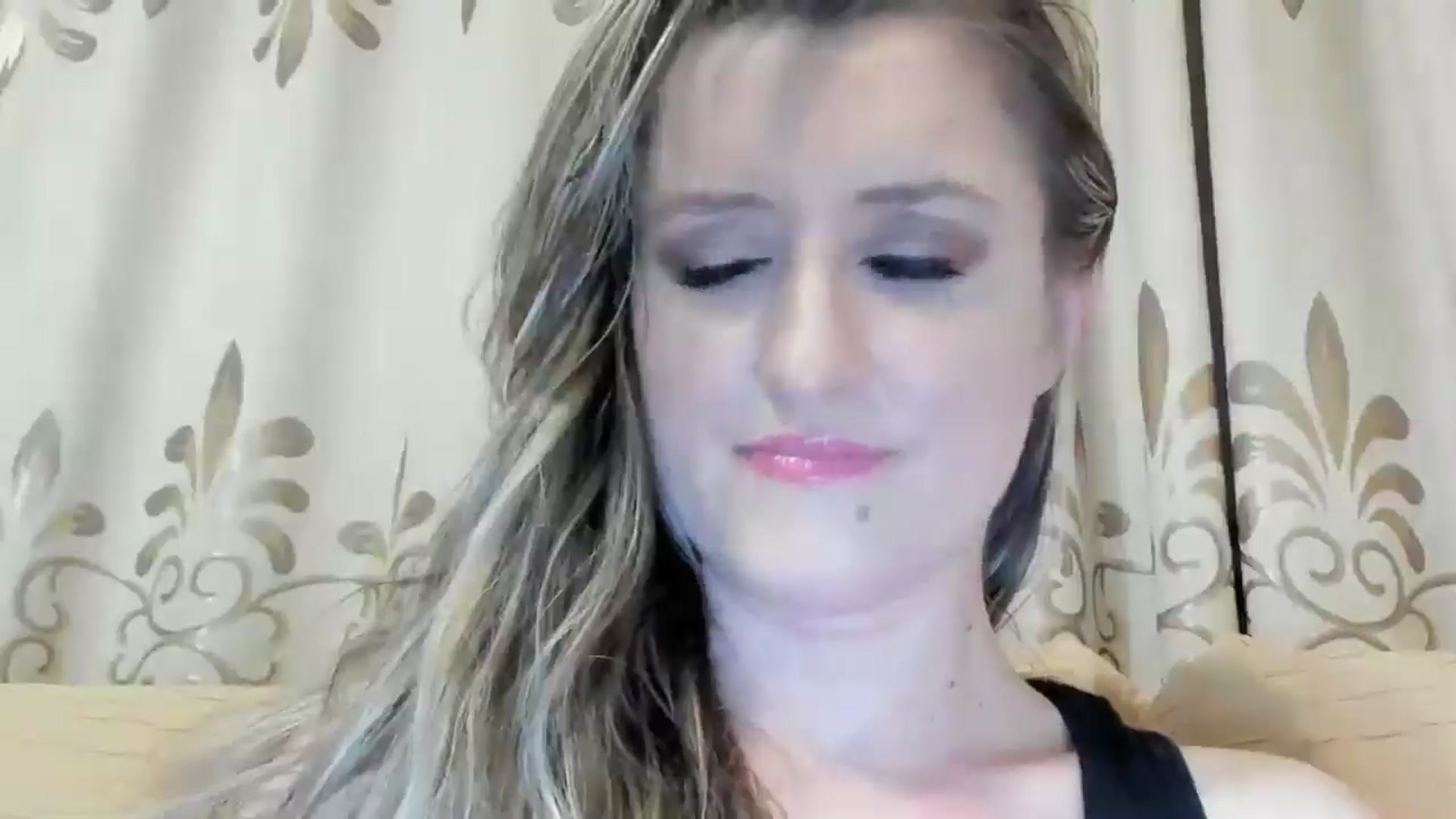 Gallery image thumbnail from BestDream's myfreecams stream on, 05/27/2024, 21:30 image 5 of 20