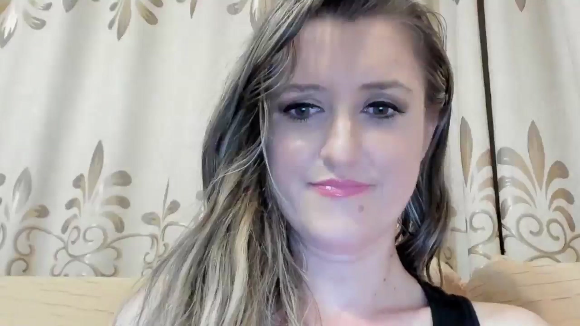 Gallery image thumbnail from BestDream's myfreecams stream on, 05/27/2024, 21:30 image 11 of 20