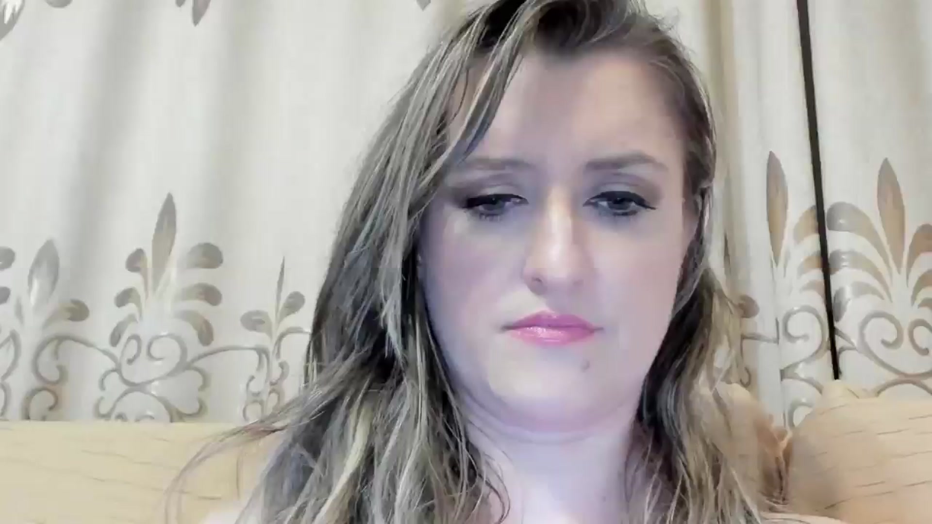 Gallery image thumbnail from BestDream's myfreecams stream on, 05/27/2024, 22:50 image 1 of 20