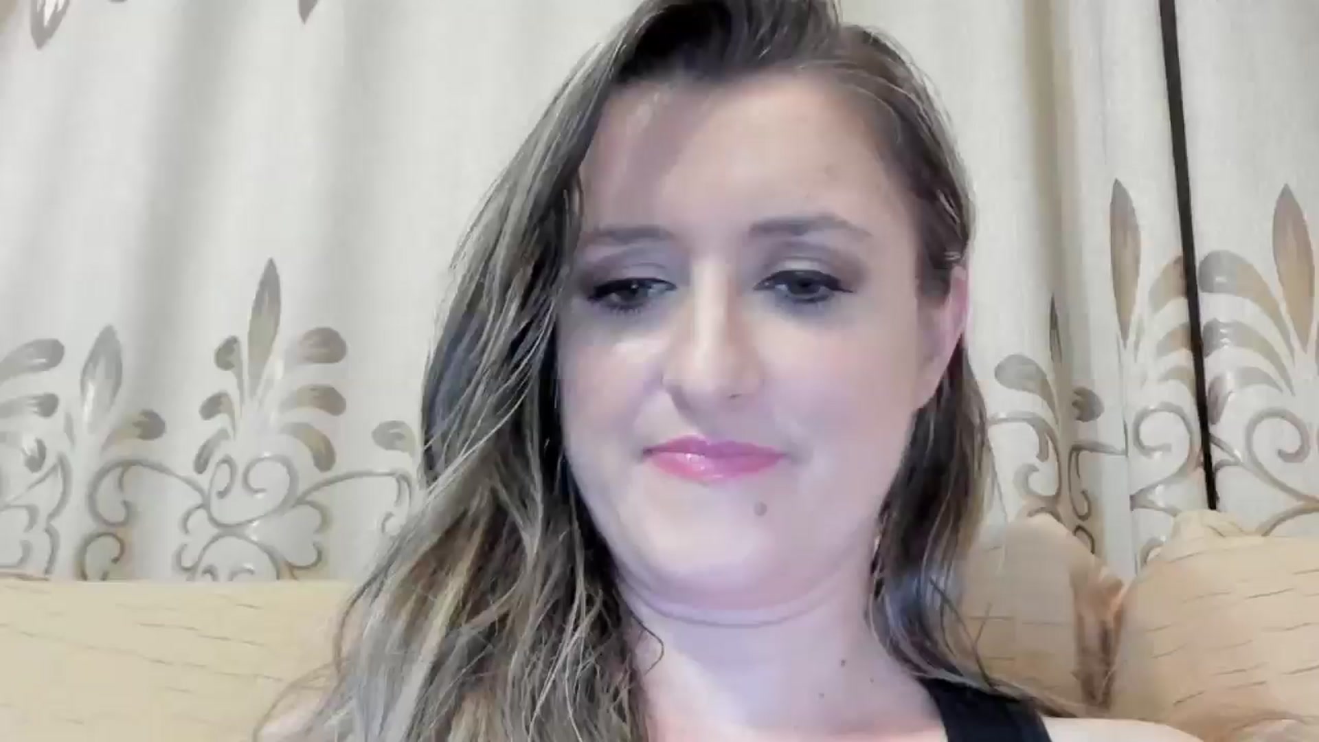 Gallery image thumbnail from BestDream's myfreecams stream on, 05/27/2024, 22:50 image 16 of 20