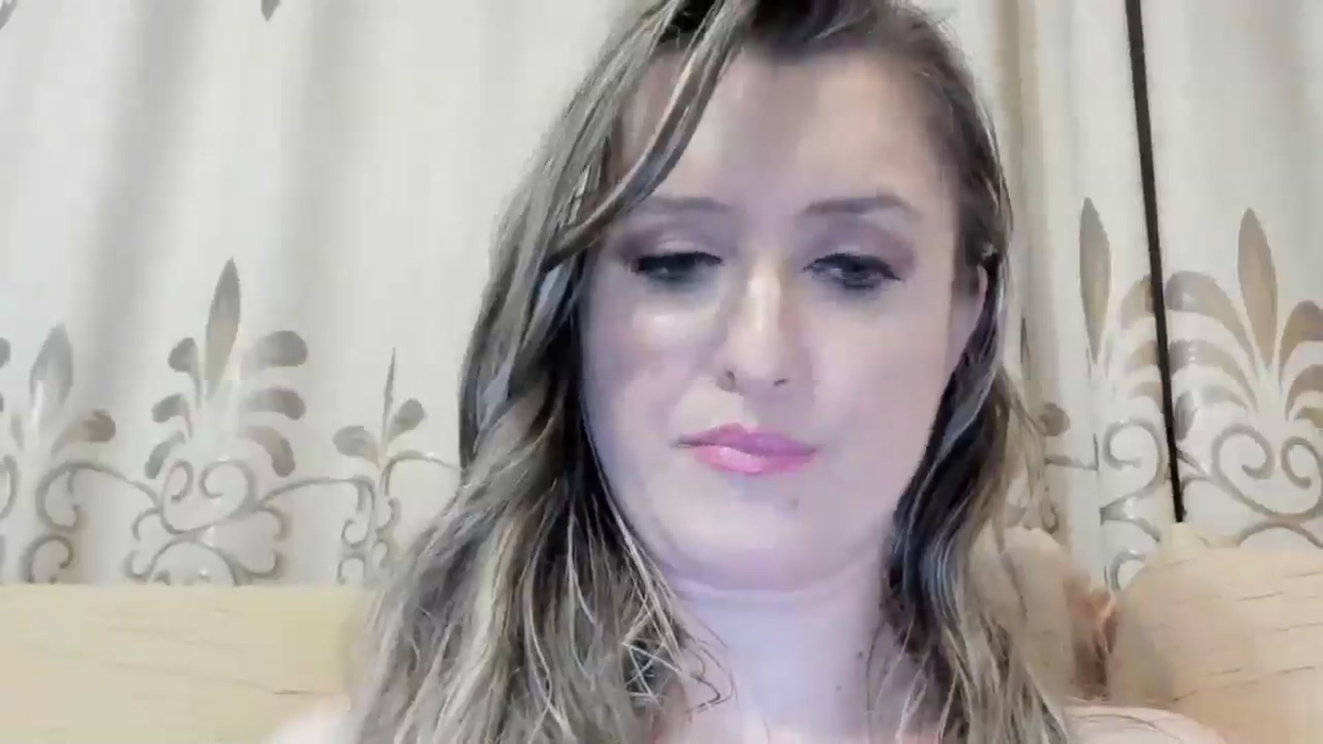 Gallery image thumbnail from BestDream's myfreecams stream on, 05/27/2024, 22:50 image 3 of 20