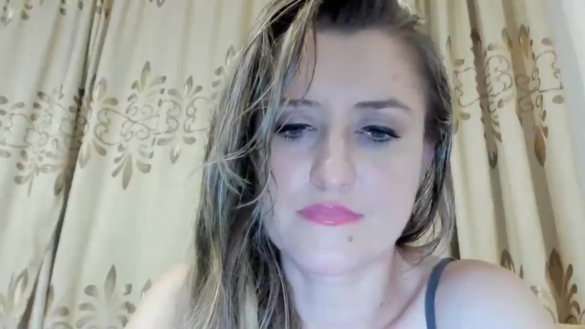Gallery image thumbnail from BestDream's myfreecams stream on, 05/28/2024, 21:03 image 10 of 20