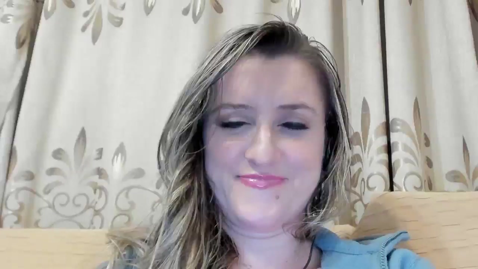 Gallery image thumbnail from BestDream's myfreecams stream on, 05/28/2024, 21:44 image 2 of 20