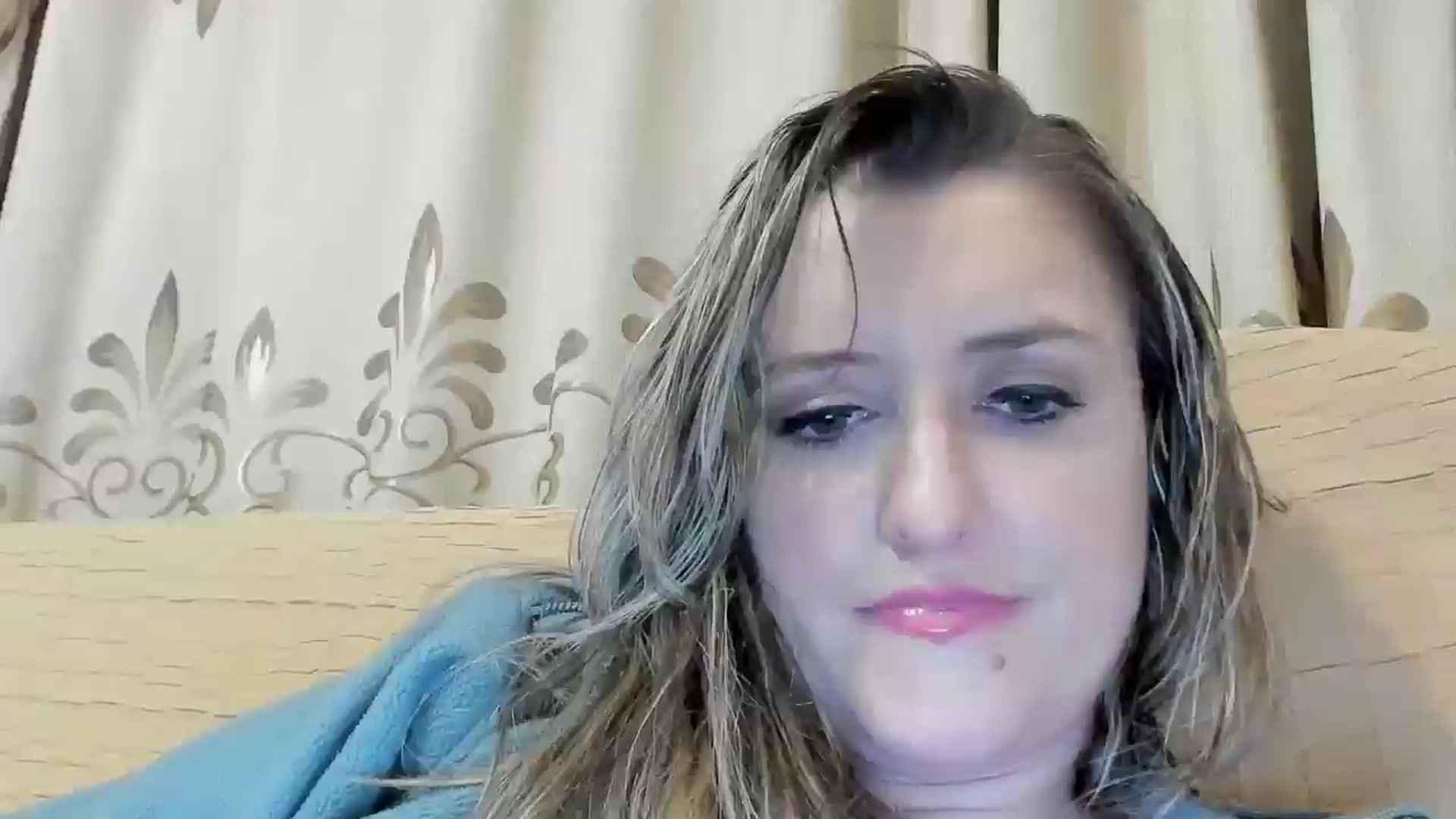 Gallery image thumbnail from BestDream's myfreecams stream on, 05/28/2024, 22:18 image 1 of 20