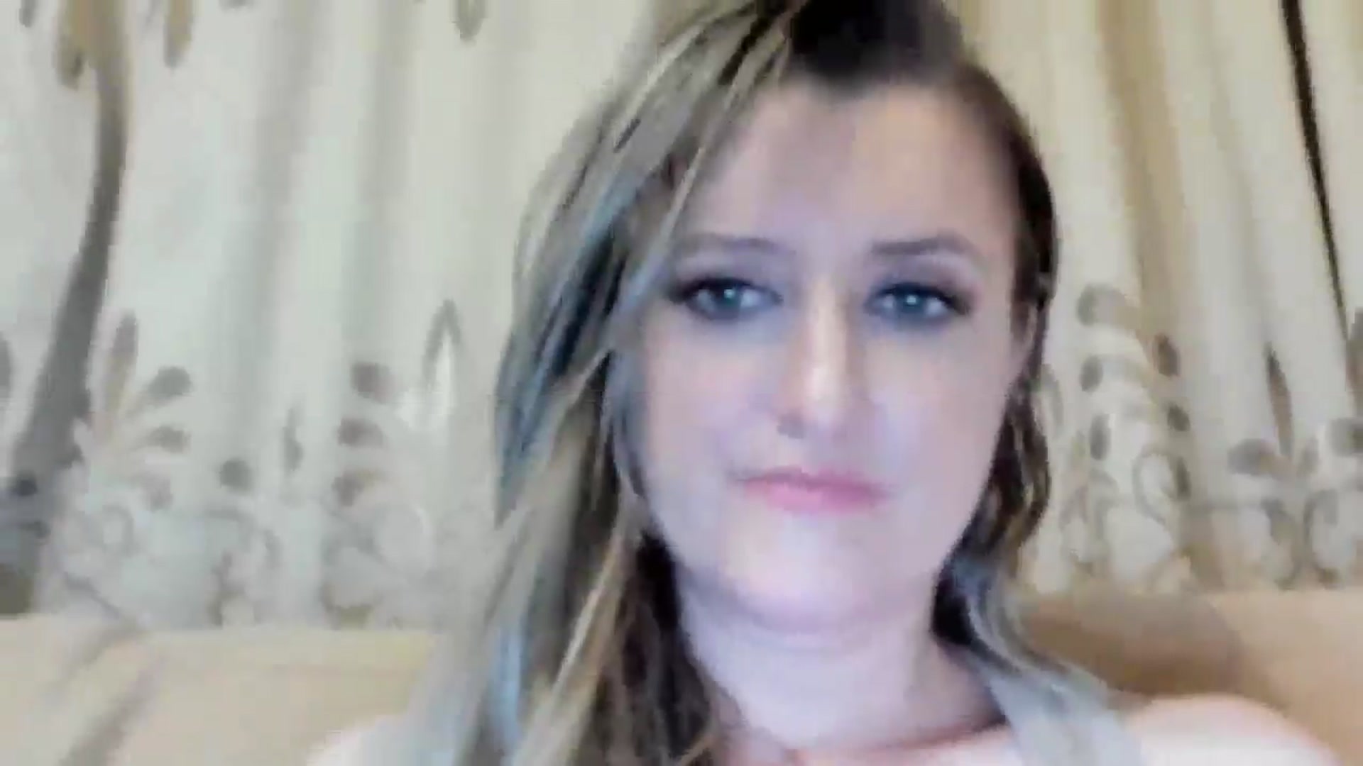 Gallery image thumbnail from BestDream's myfreecams stream on, 05/29/2024, 23:48 image 10 of 20