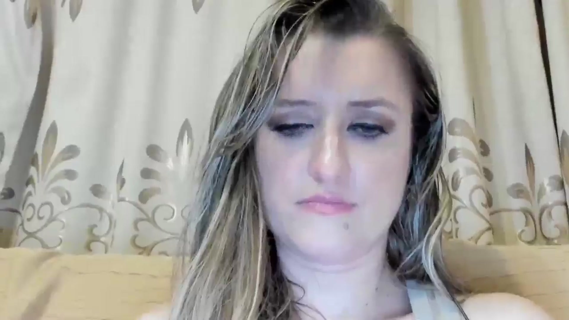 Gallery image thumbnail from BestDream's myfreecams stream on, 05/29/2024, 23:48 image 14 of 20