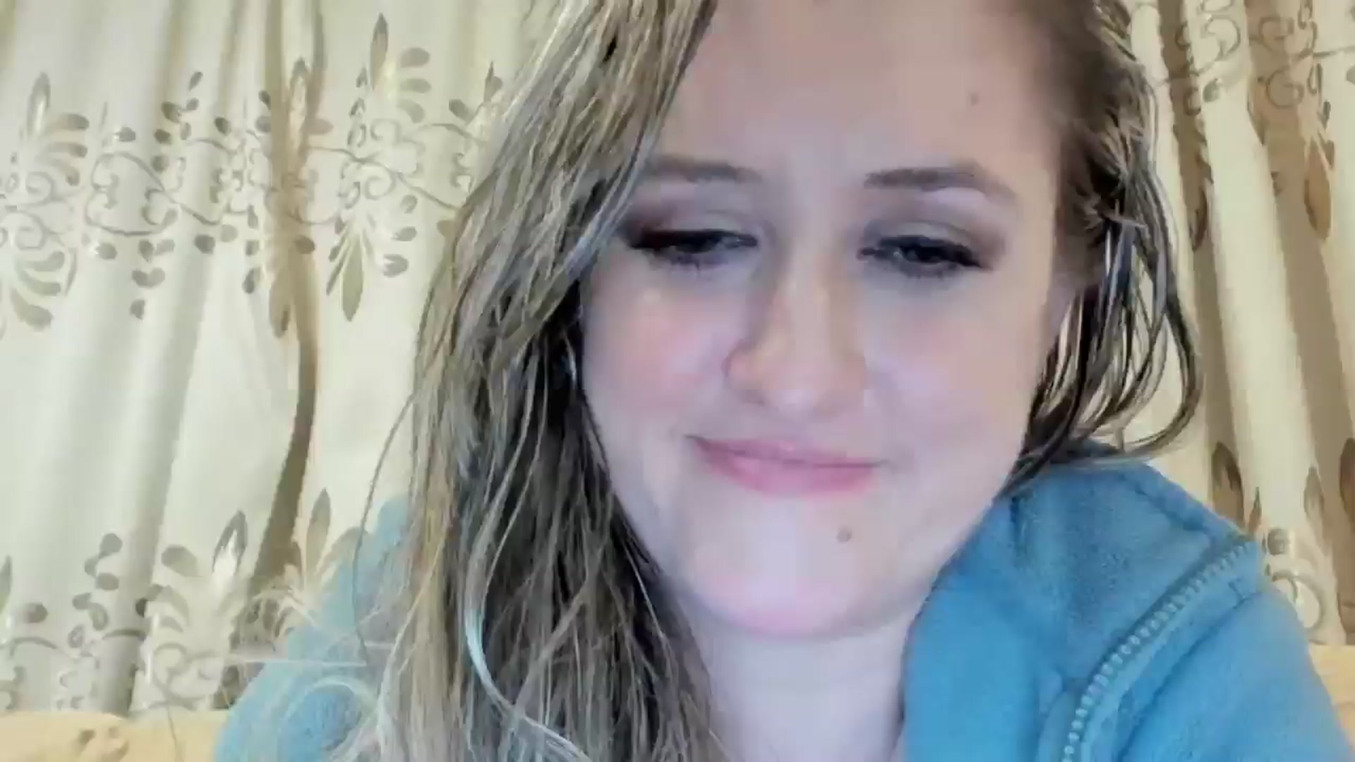 Gallery image thumbnail from BestDream's myfreecams stream on, 05/30/2024, 01:16 image 15 of 20