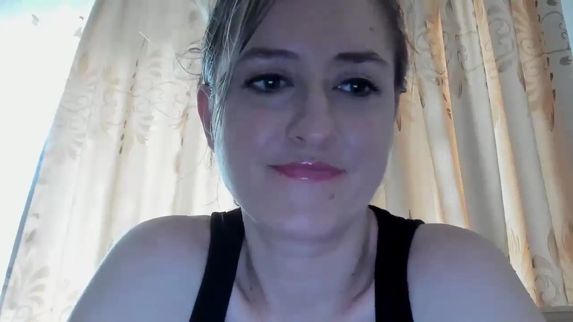 Gallery image thumbnail from BestDream's myfreecams stream on, 05/30/2024, 08:46 image 16 of 20