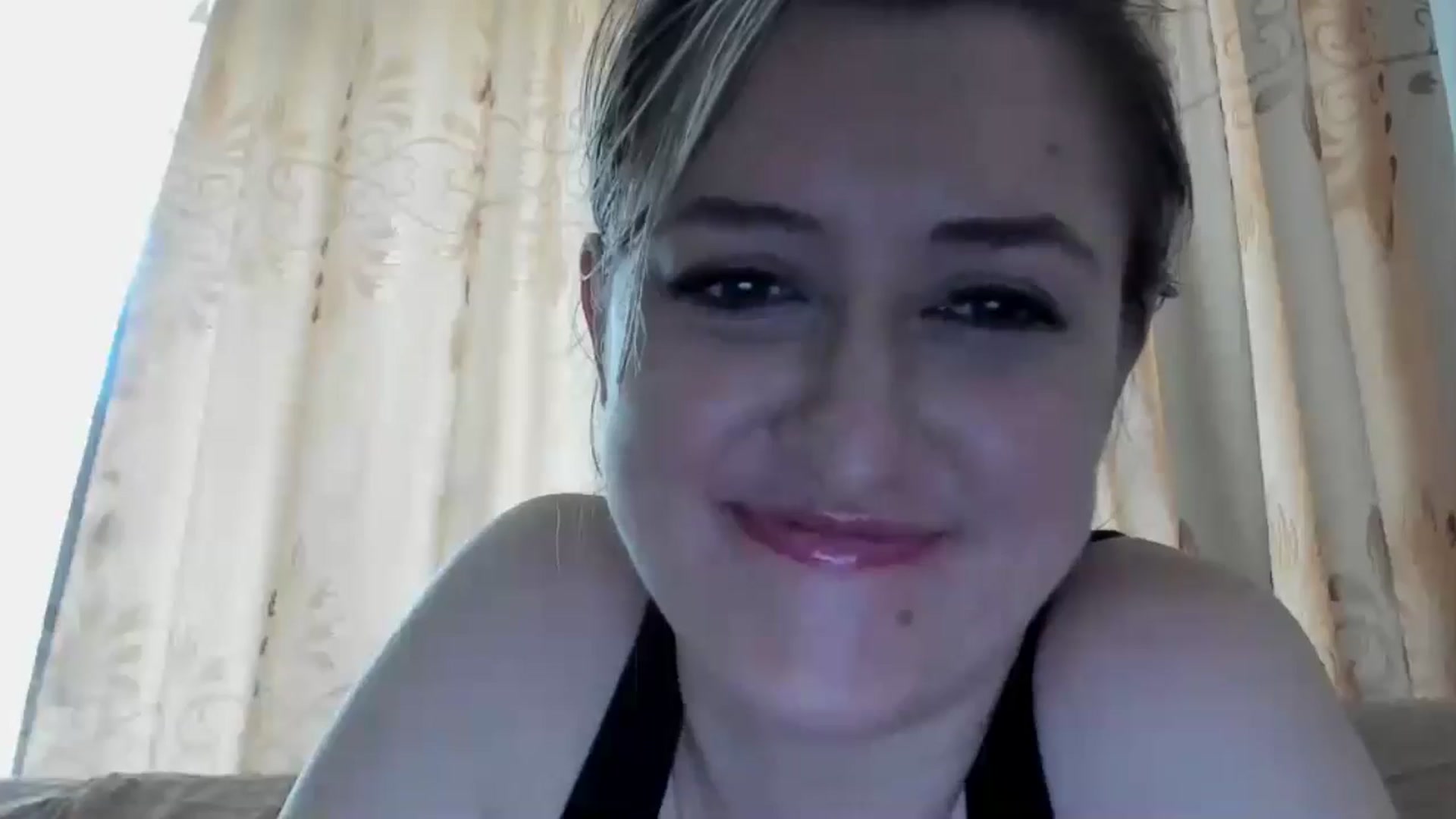 Gallery image thumbnail from BestDream's myfreecams stream on, 05/30/2024, 10:21 image 17 of 20