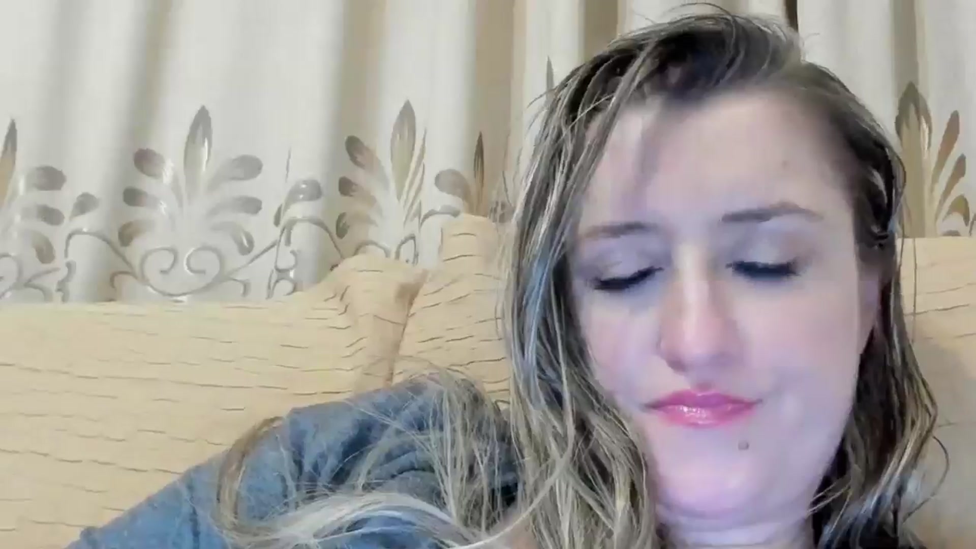 Gallery image thumbnail from BestDream's myfreecams stream on, 05/30/2024, 23:50 image 16 of 20