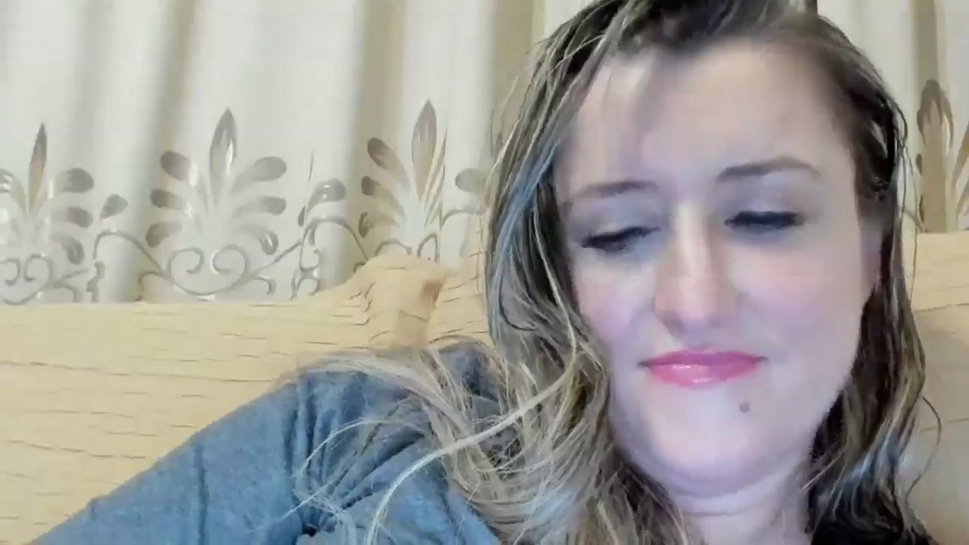 Gallery image thumbnail from BestDream's myfreecams stream on, 05/30/2024, 23:50 image 12 of 20