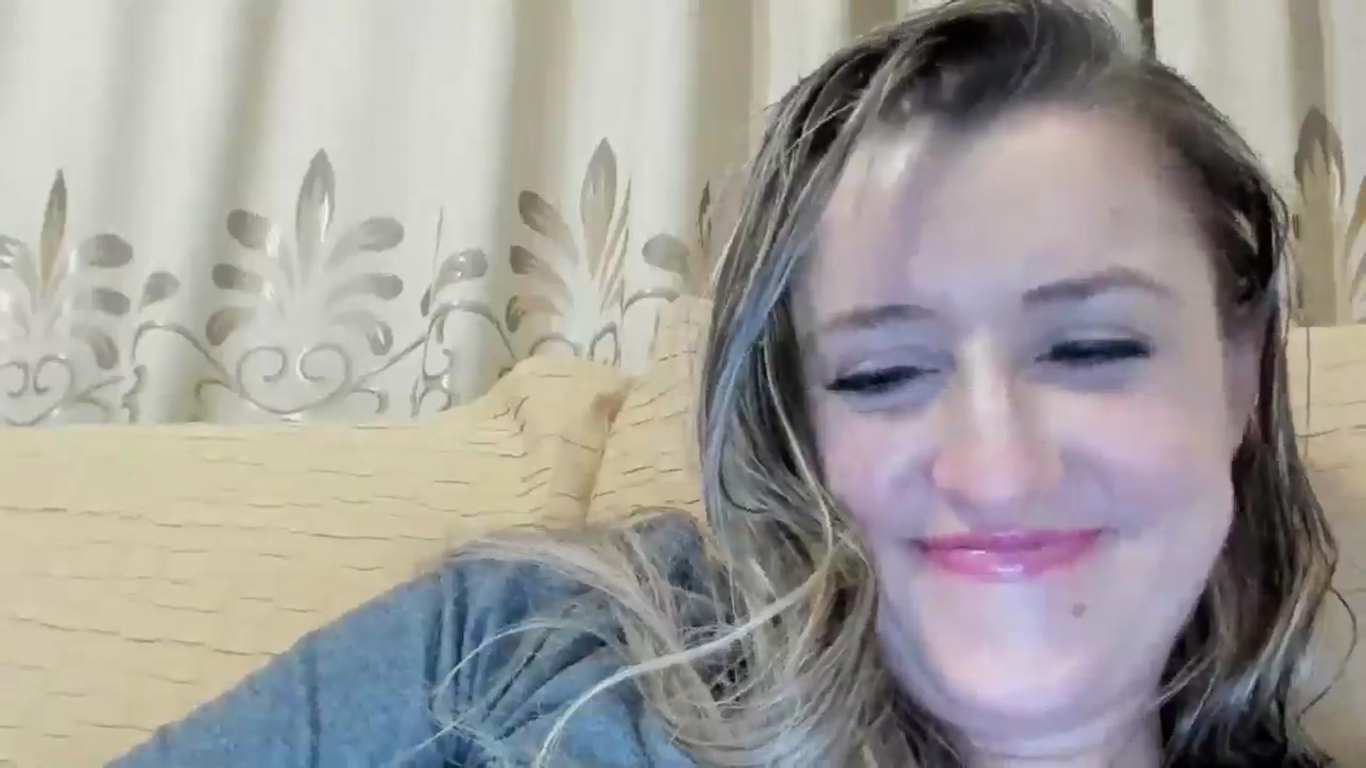 Gallery image thumbnail from BestDream's myfreecams stream on, 05/30/2024, 23:50 image 14 of 20