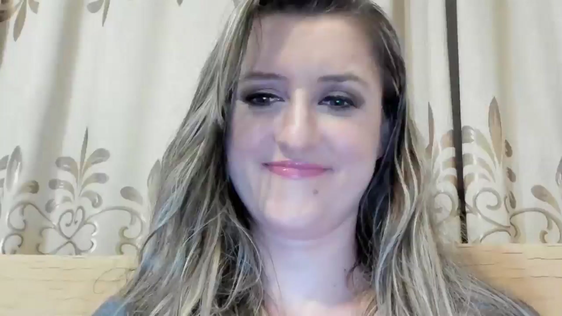 Gallery image thumbnail from BestDream's myfreecams stream on, 06/02/2024, 23:35 image 17 of 20