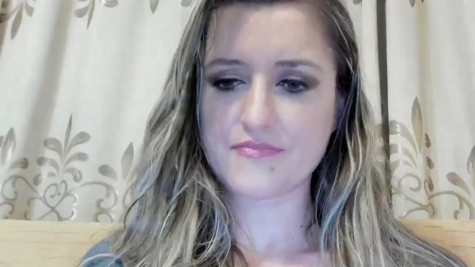 Gallery image thumbnail from BestDream's myfreecams stream on, 06/02/2024, 23:35 image 3 of 20
