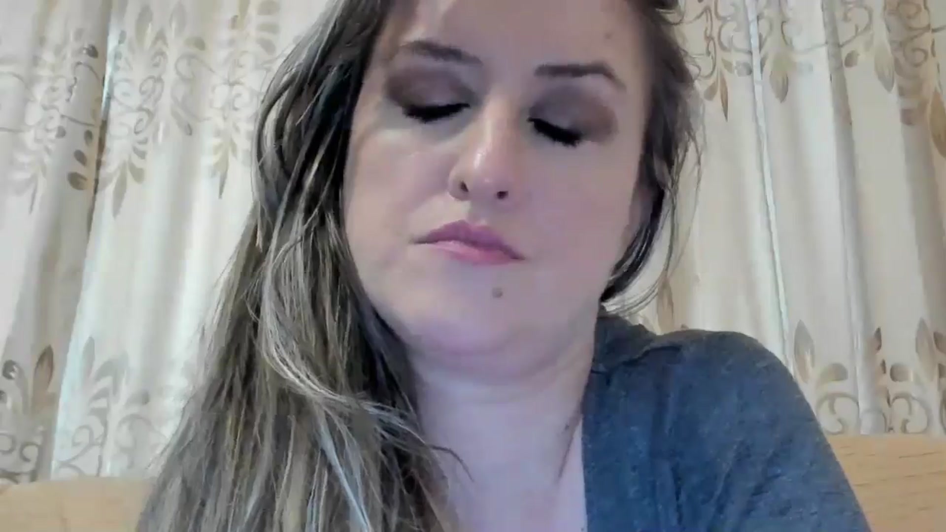 Gallery image thumbnail from BestDream's myfreecams stream on, 06/03/2024, 04:03 image 15 of 20