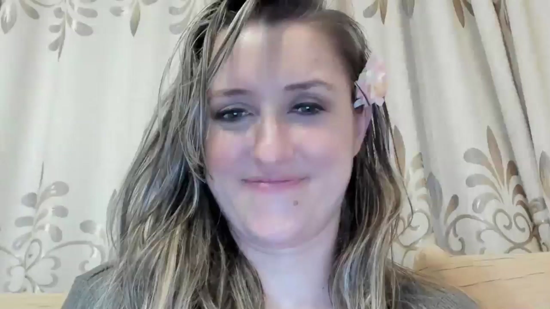Gallery image thumbnail from BestDream's myfreecams stream on, 06/04/2024, 02:49 image 14 of 20