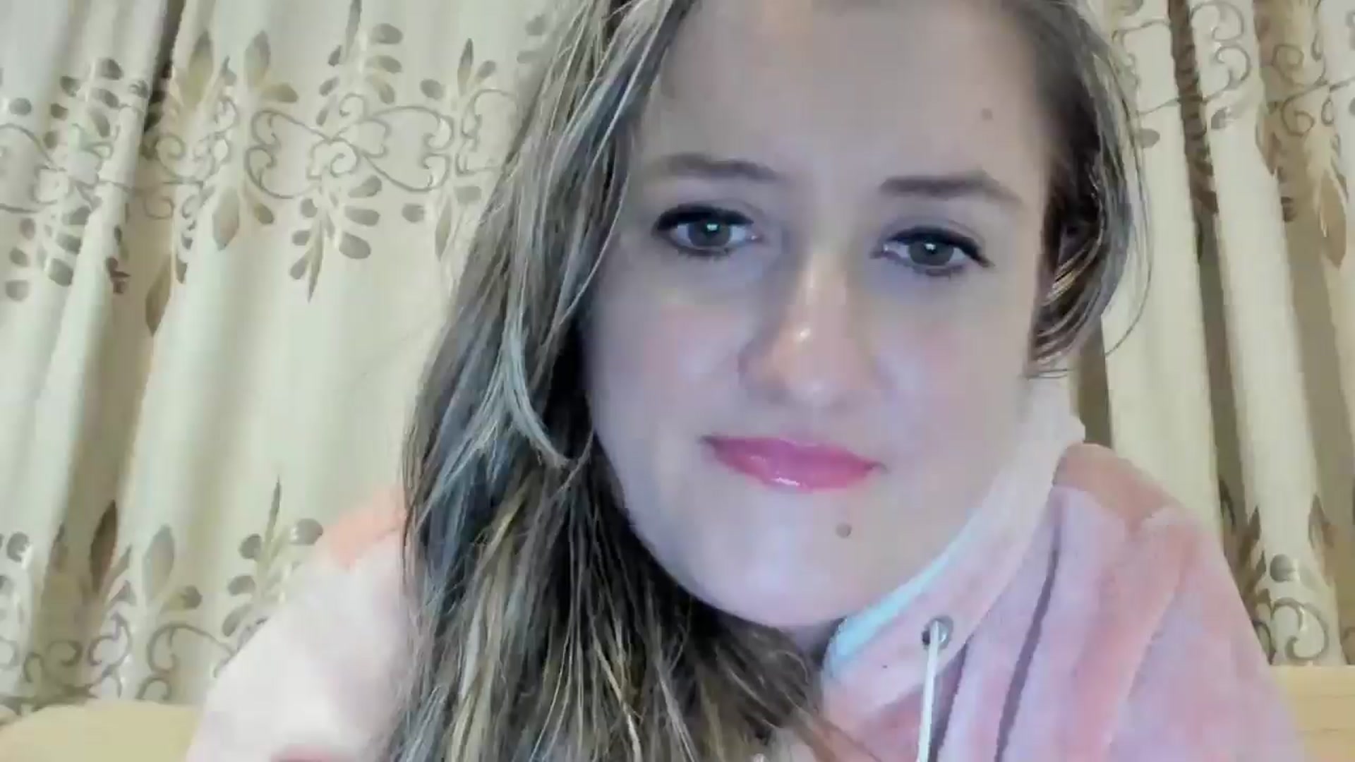 Gallery image thumbnail from BestDream's myfreecams stream on, 06/04/2024, 22:43 image 16 of 20