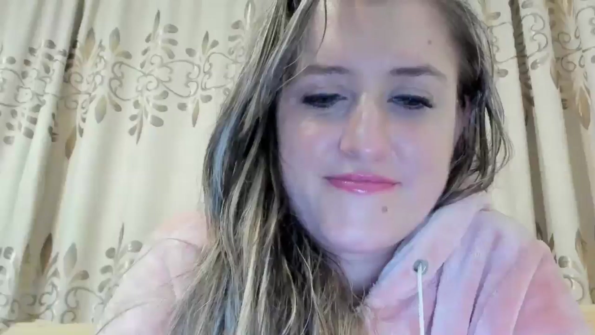 Gallery image thumbnail from BestDream's myfreecams stream on, 06/04/2024, 23:28 image 15 of 20