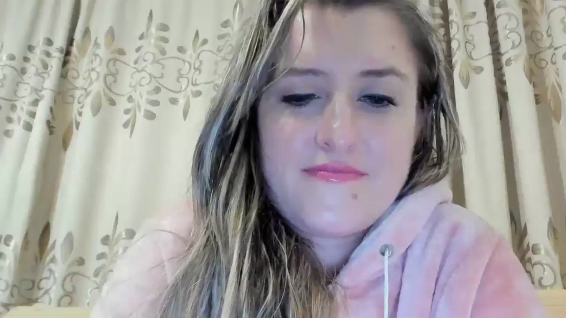 Gallery image thumbnail from BestDream's myfreecams stream on, 06/04/2024, 23:28 image 16 of 20